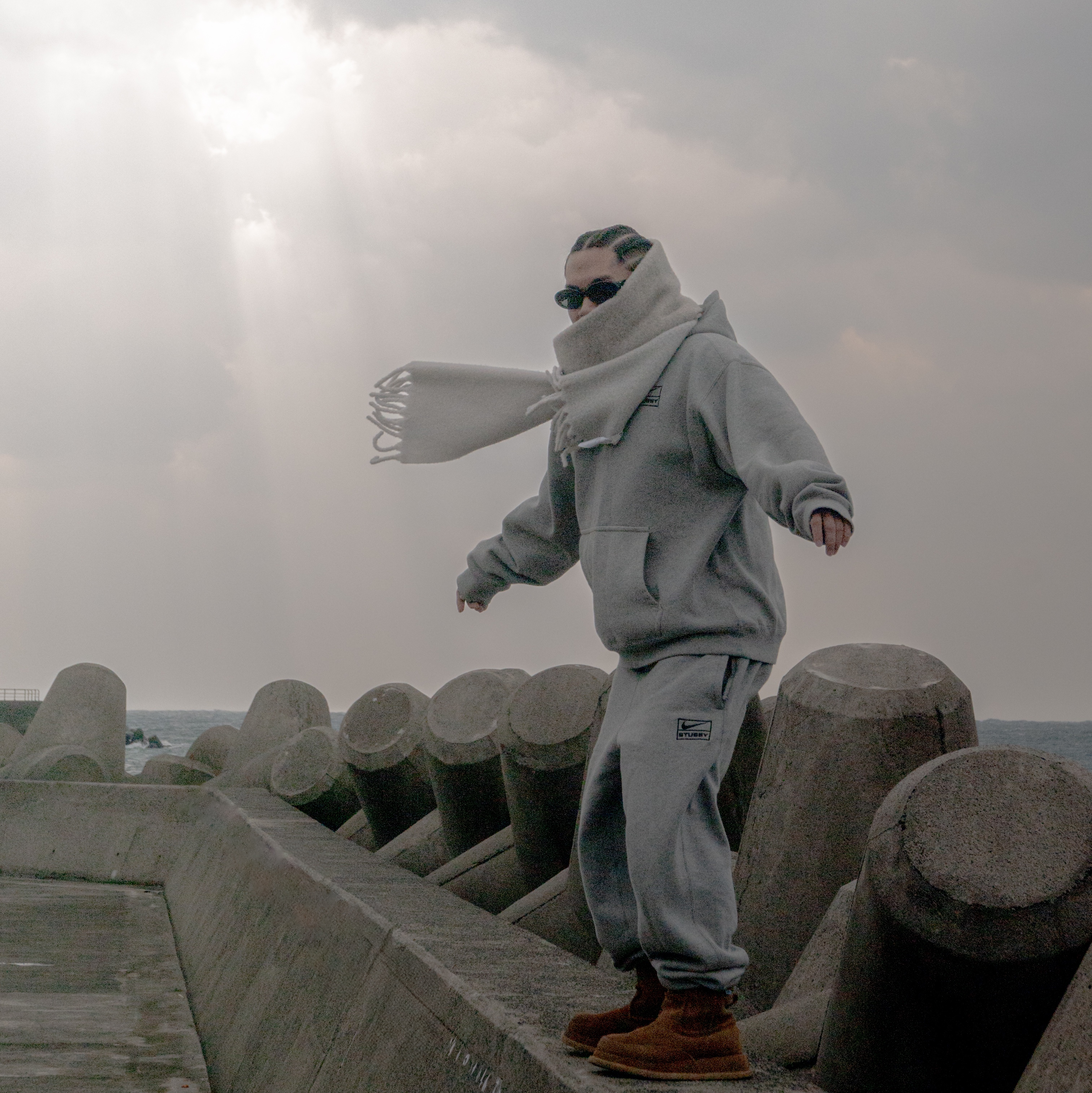 Nike x Stussy NRG RA Fleece Pants Dark Grey Heather (DJ9490-063) 착용 스타일