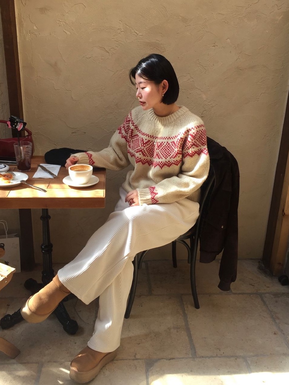 Siyazu SIKN2103 Loose Fit Alpaca Nordic Sweater Red 착용 스타일 - 2