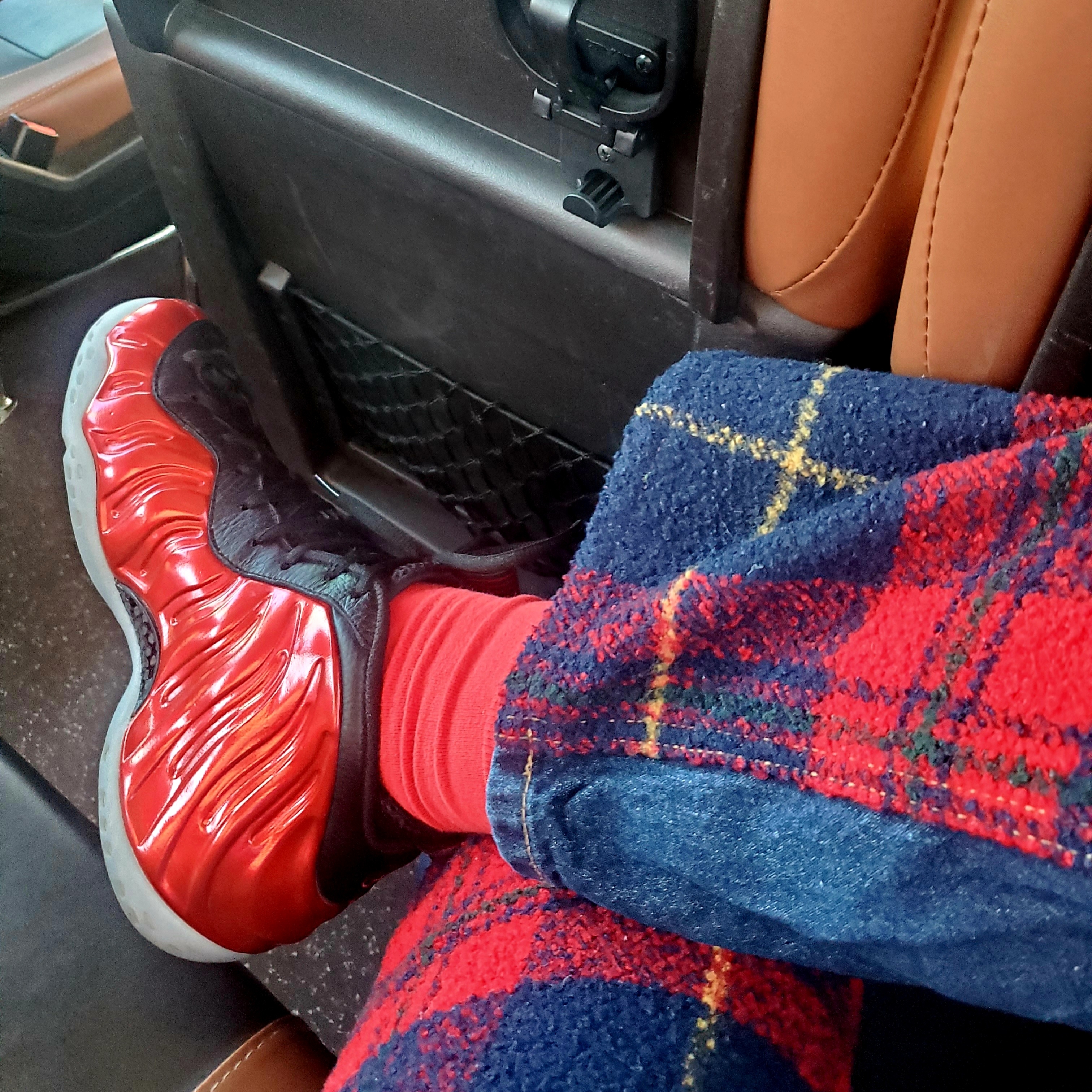 Nike Air Foamposite One Metallic Red 착용 스타일