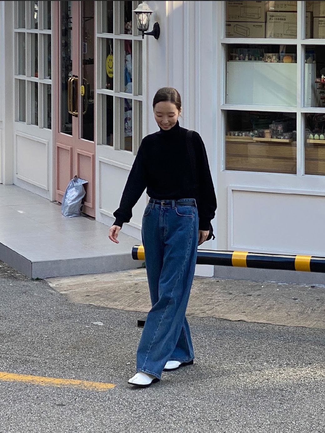 Siyazu SIKN2129 Cashmere Blend Turtleneck Knit Black 착용 스타일 - 2