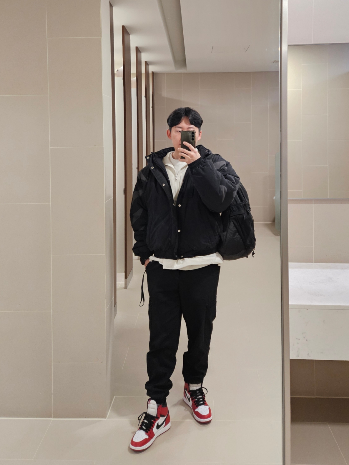 Supreme Wildcat Sideline Puffer Jacket Black - 23FW, Palace Tri-Void T-Shirt White - 23FW 착용 스타일