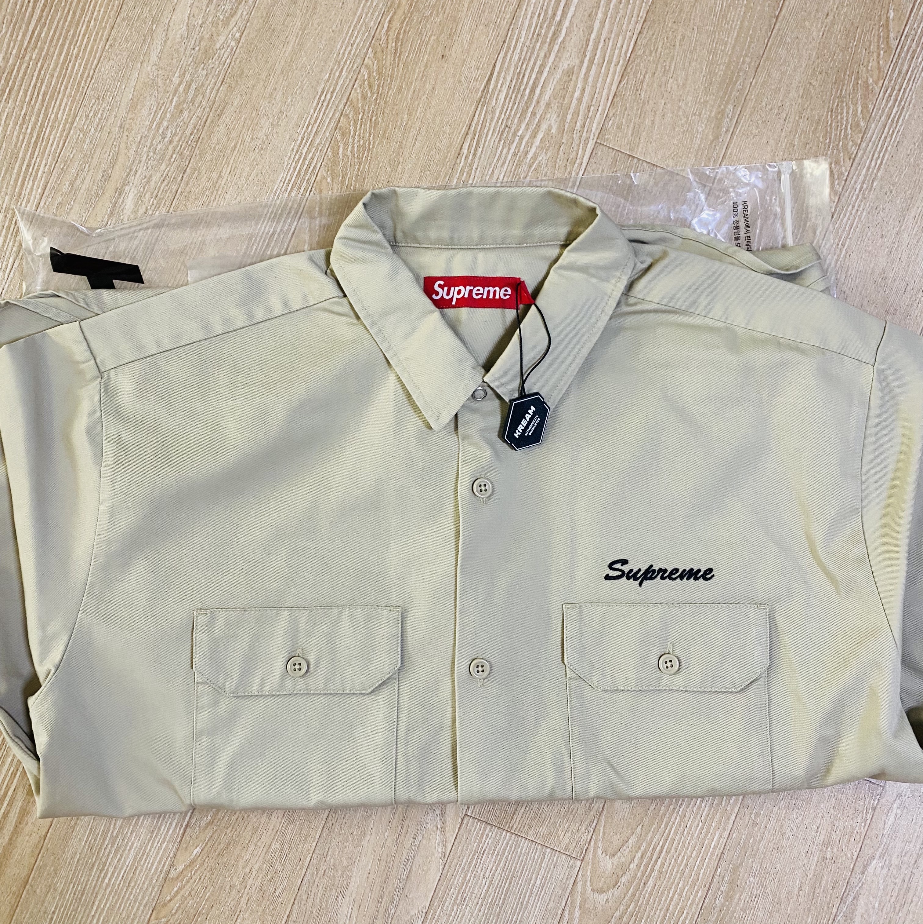 Supreme Our Lady Work Shirt Khaki - 24SS 착용 스타일