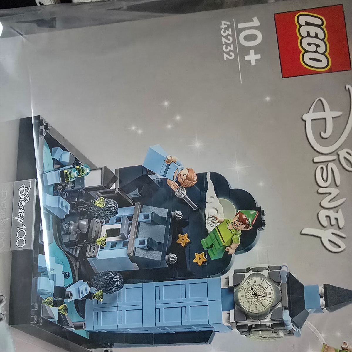Lego Disney Peter Pan & Wendy's Flight Over London 착용 스타일