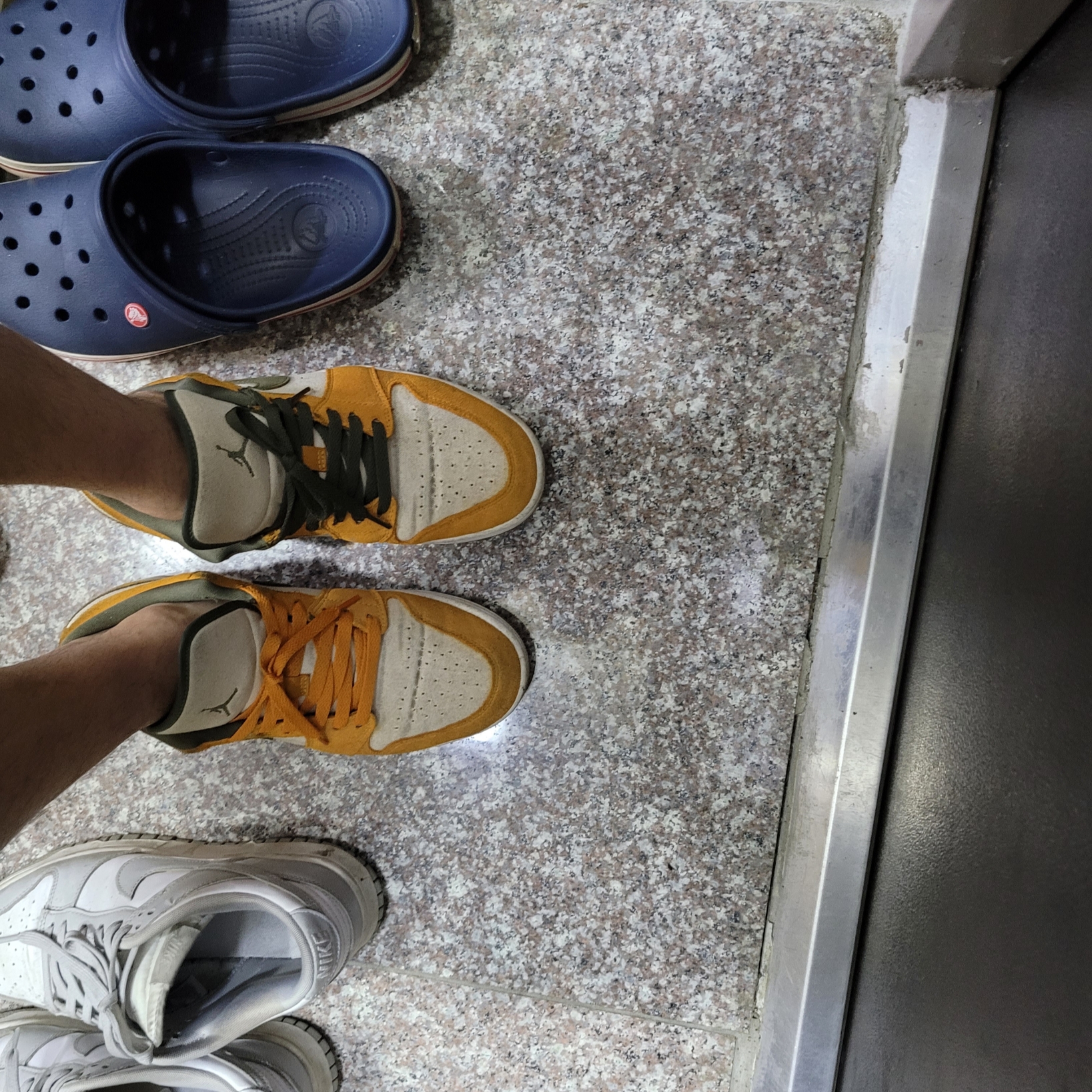 Jordan 1 Low SE Light Curry 착용 스타일