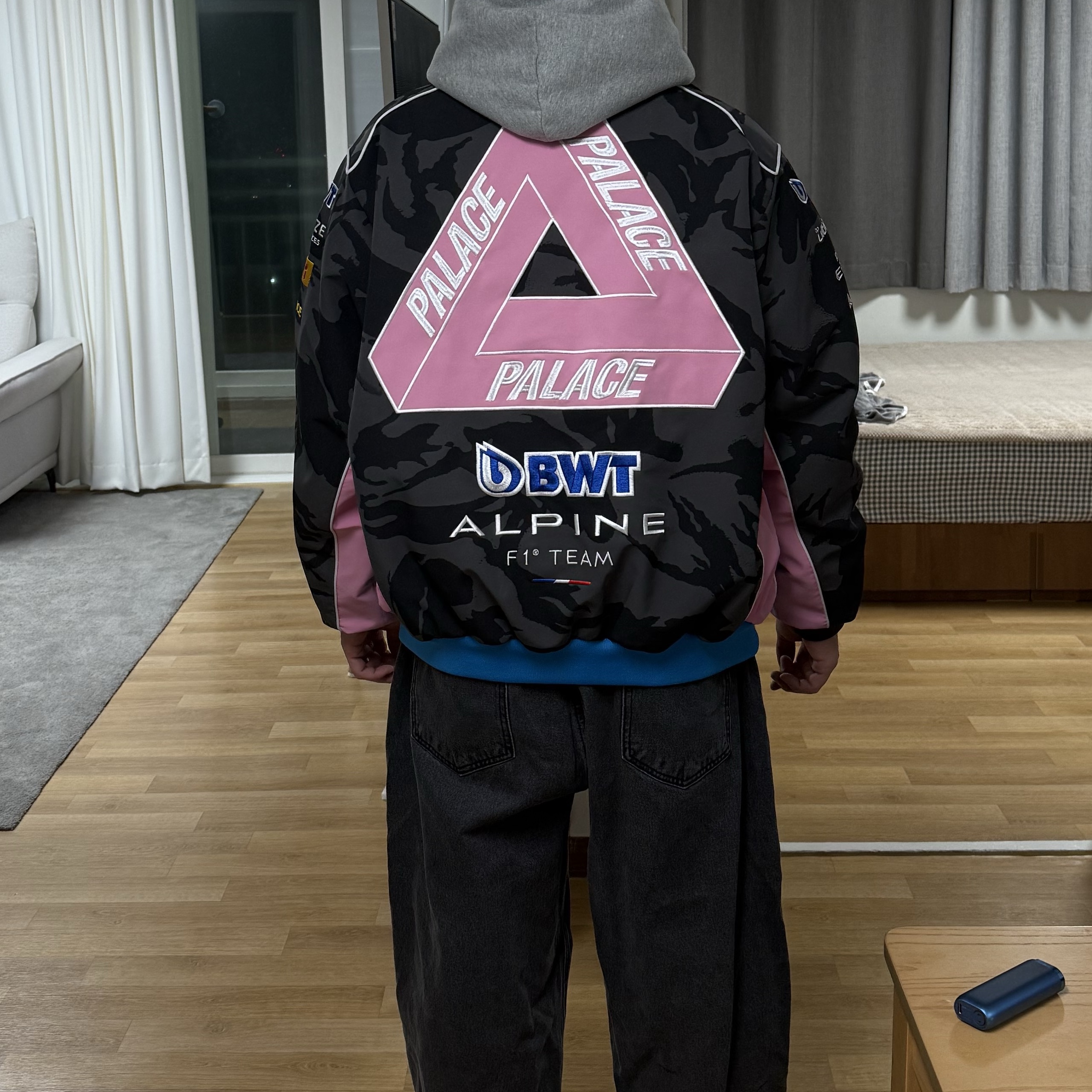 Palace x Kappa For Alpine Pit Jacket Night Desert Camo - 23FW 착용 스타일