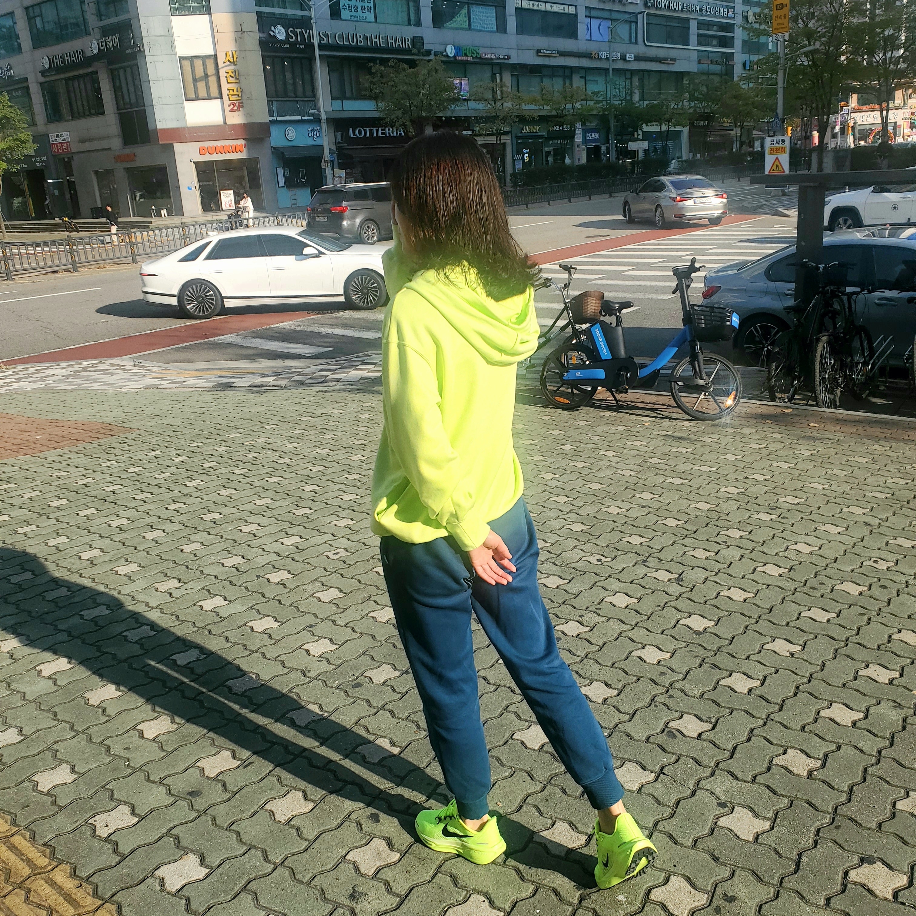 (W) Nike Air Zoom Pegasus 41 Volt Barely Volt 착용 스타일