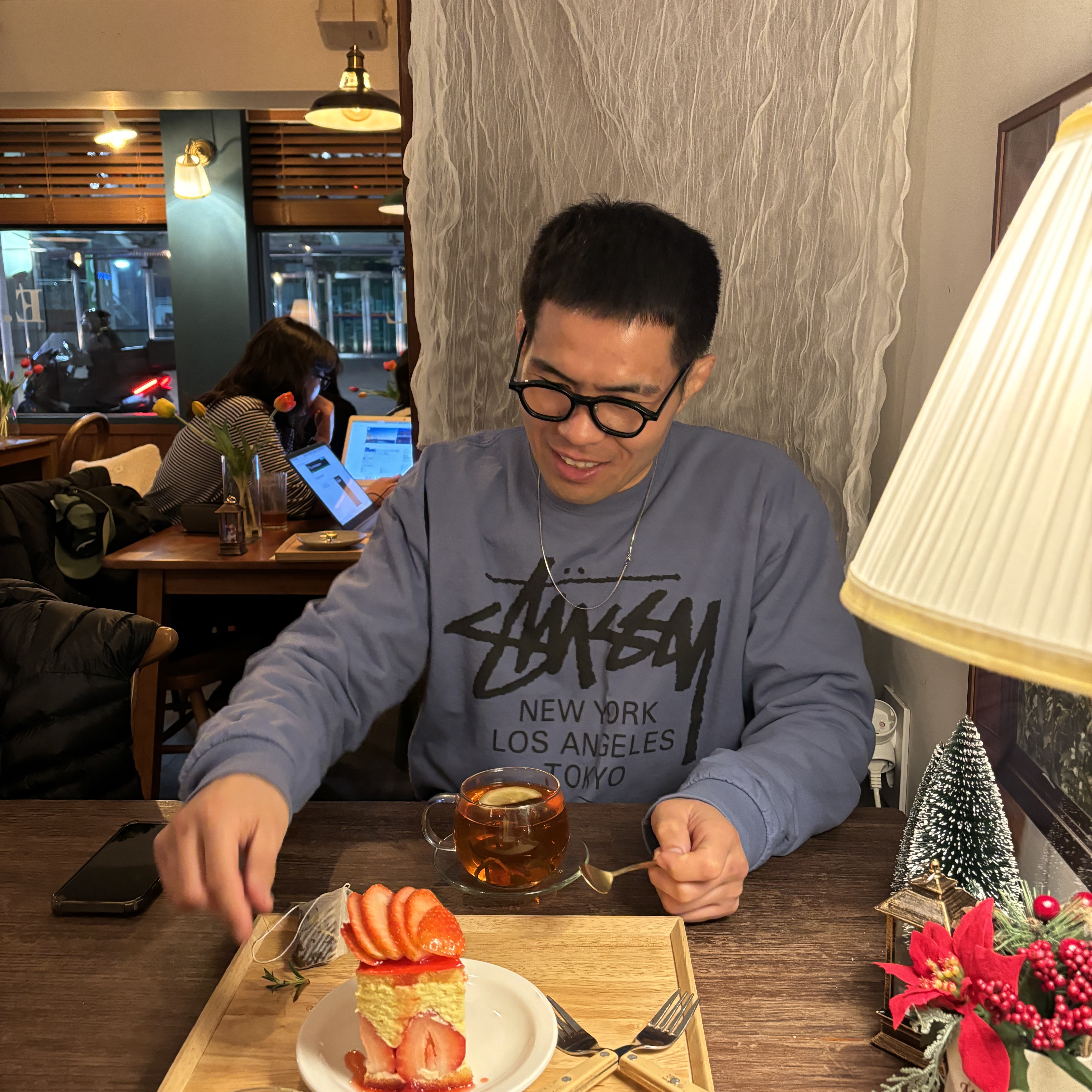 Stussy World Tour LS T-Shirt Storm 2023 착용 스타일