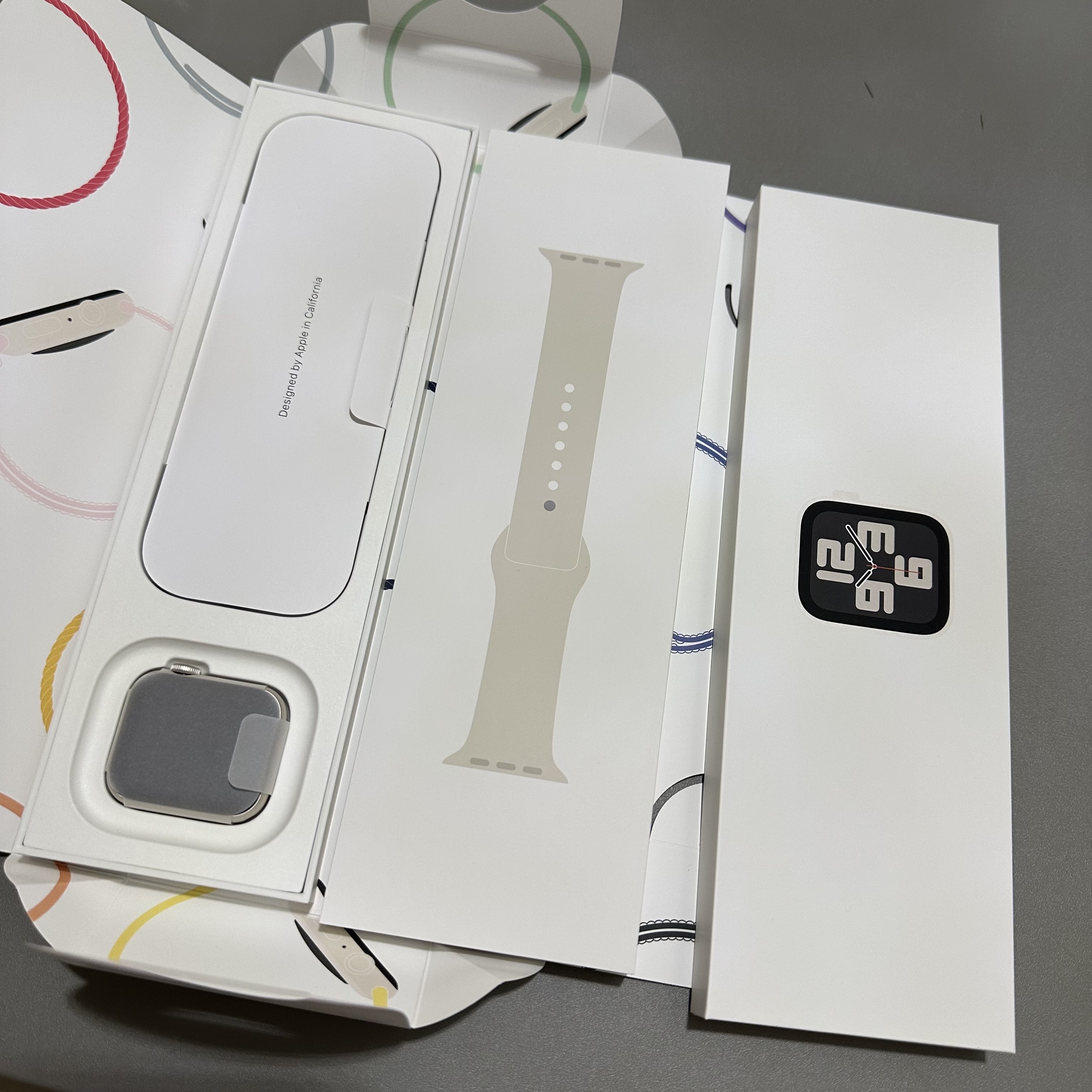 Apple Watch SE 2023 40mm GPS Starlight Aluminium Case with Sport Band S/M Starlight (Korean Ver.) 착용 스타일