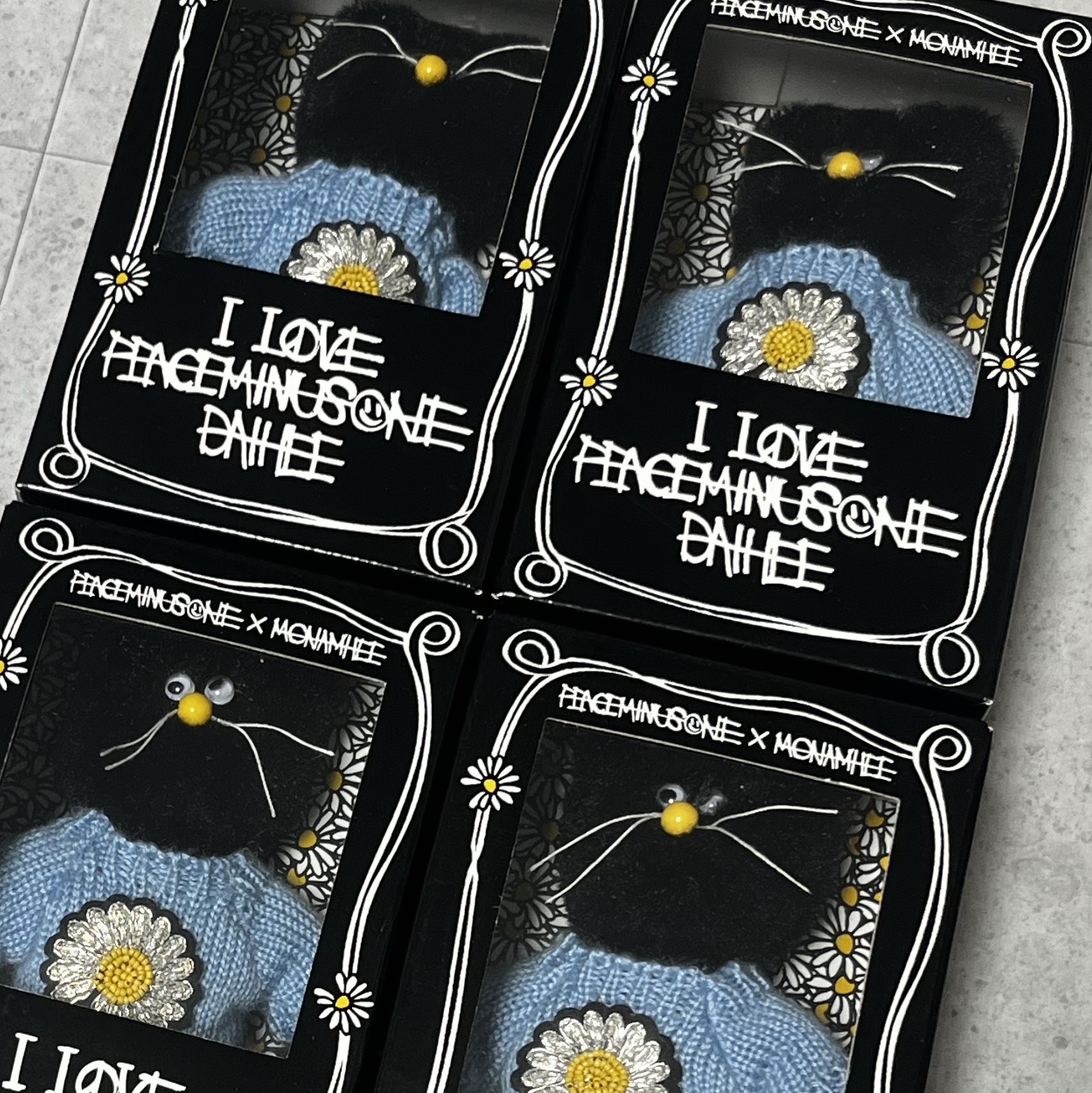 Monamhee x Peaceminusone Daihee Plush Keyring 착용 스타일