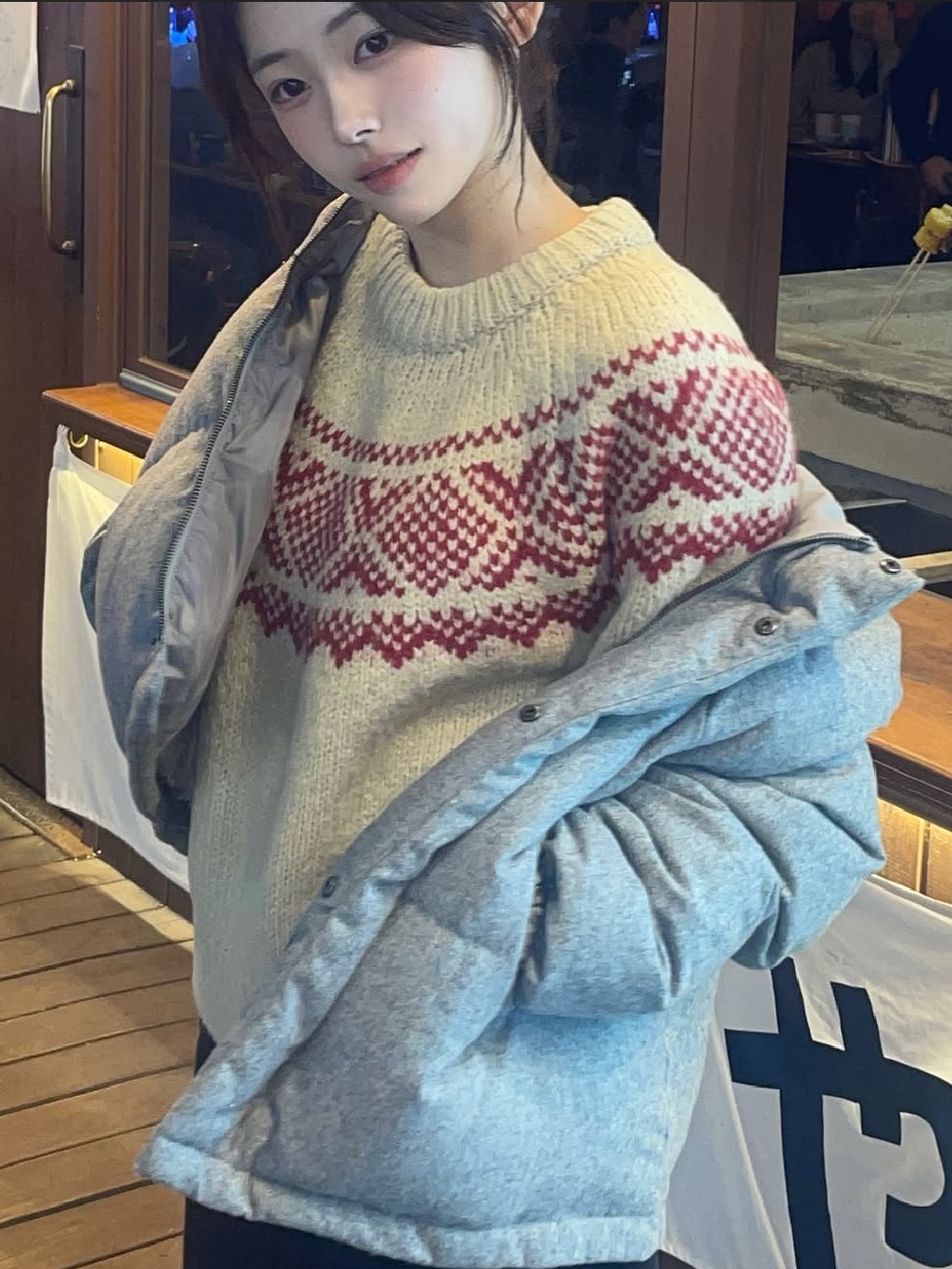 Siyazu SIKN2103 Loose Fit Alpaca Nordic Sweater Red 착용 스타일 - 4