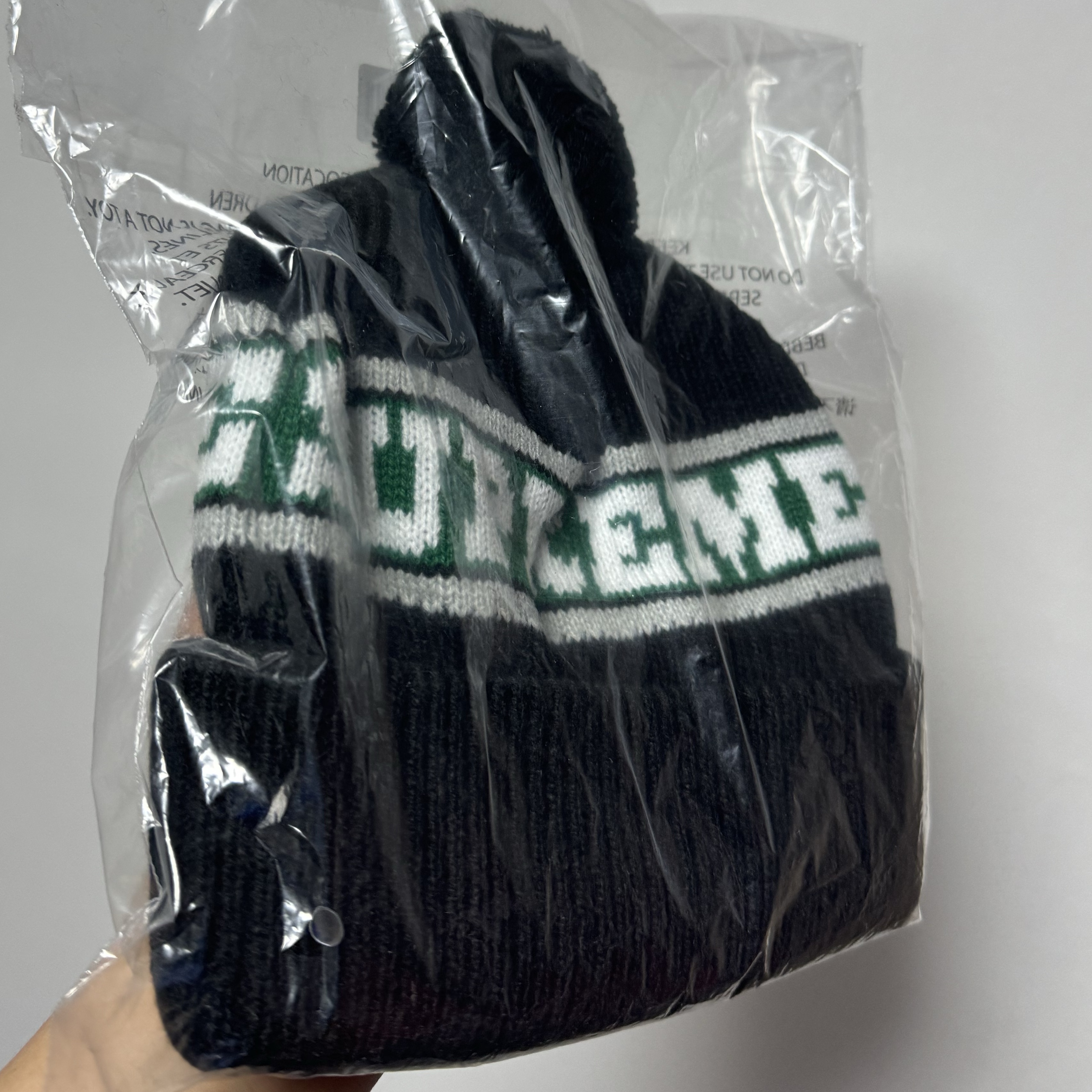Supreme Big Stripe Beanie Black - 24FW 착용 스타일