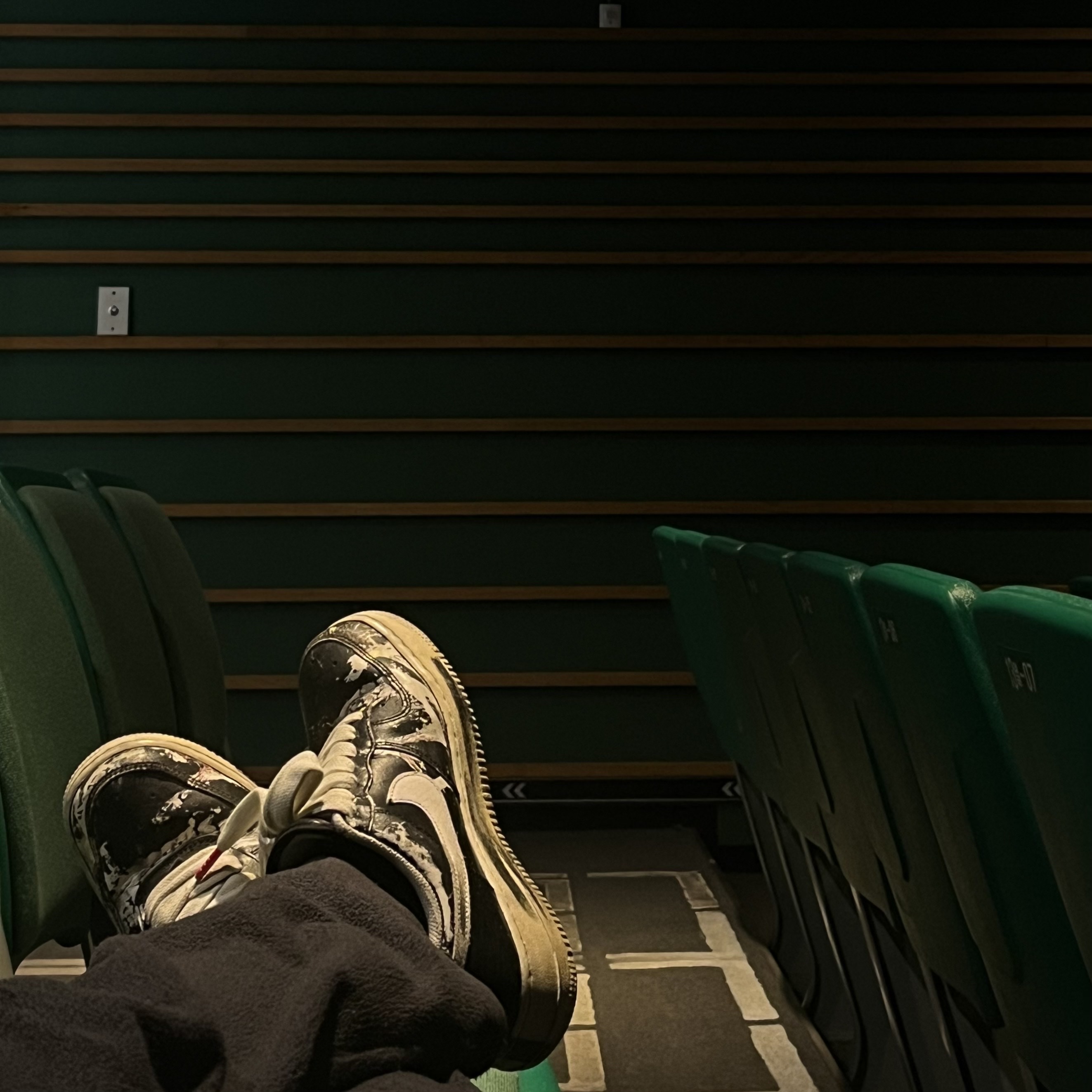 Nike x Peaceminusone Air Force 1 Low Para-Noise 착용 스타일