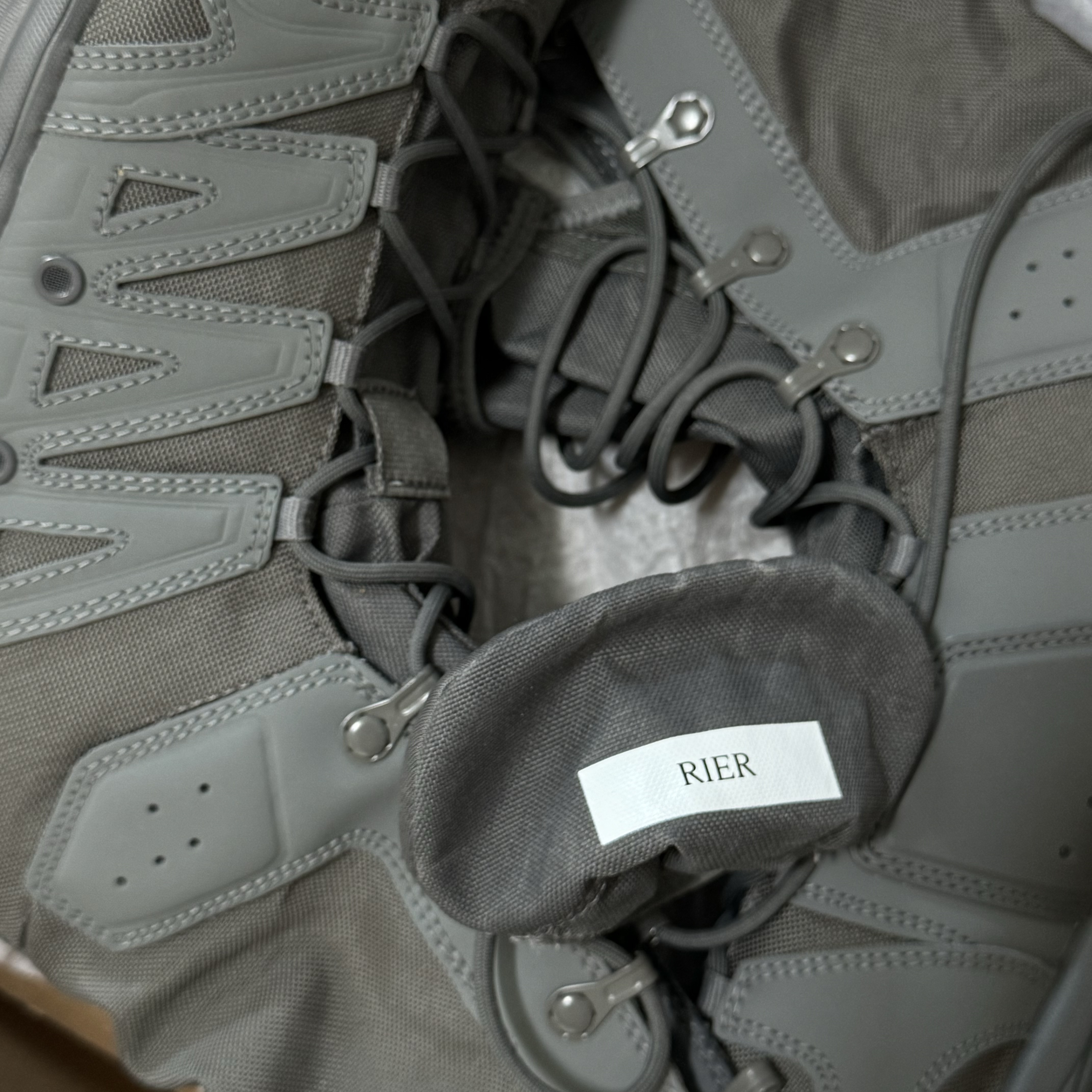 Salomon x Rier XA Jungle Castlerock 착용 스타일 - 1