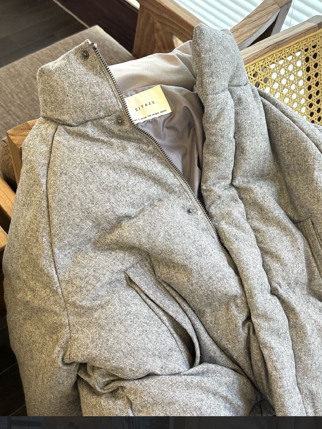 Siyazu SIOT4010 Woolen Duckdown Crop PD Melange gray 착용 스타일 - 4