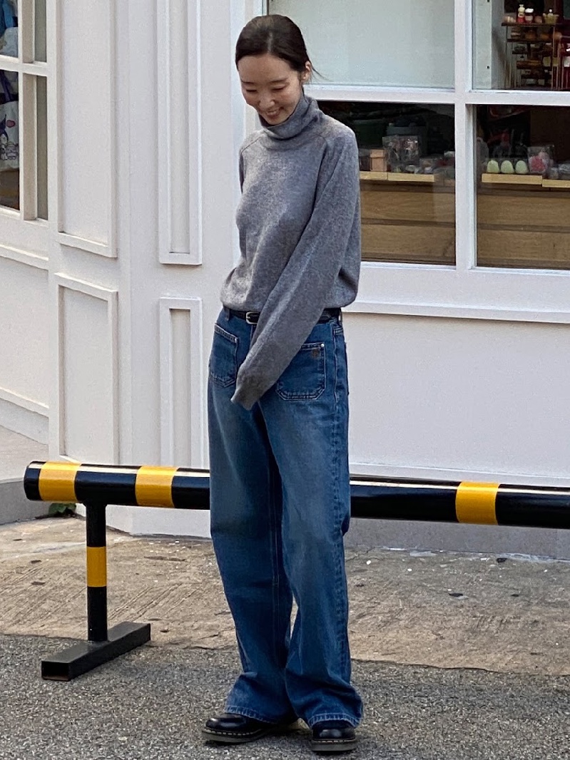 Siyazu SIKN2129 Cashmere Blend Turtleneck Knit Melange gray 착용 스타일 - 1