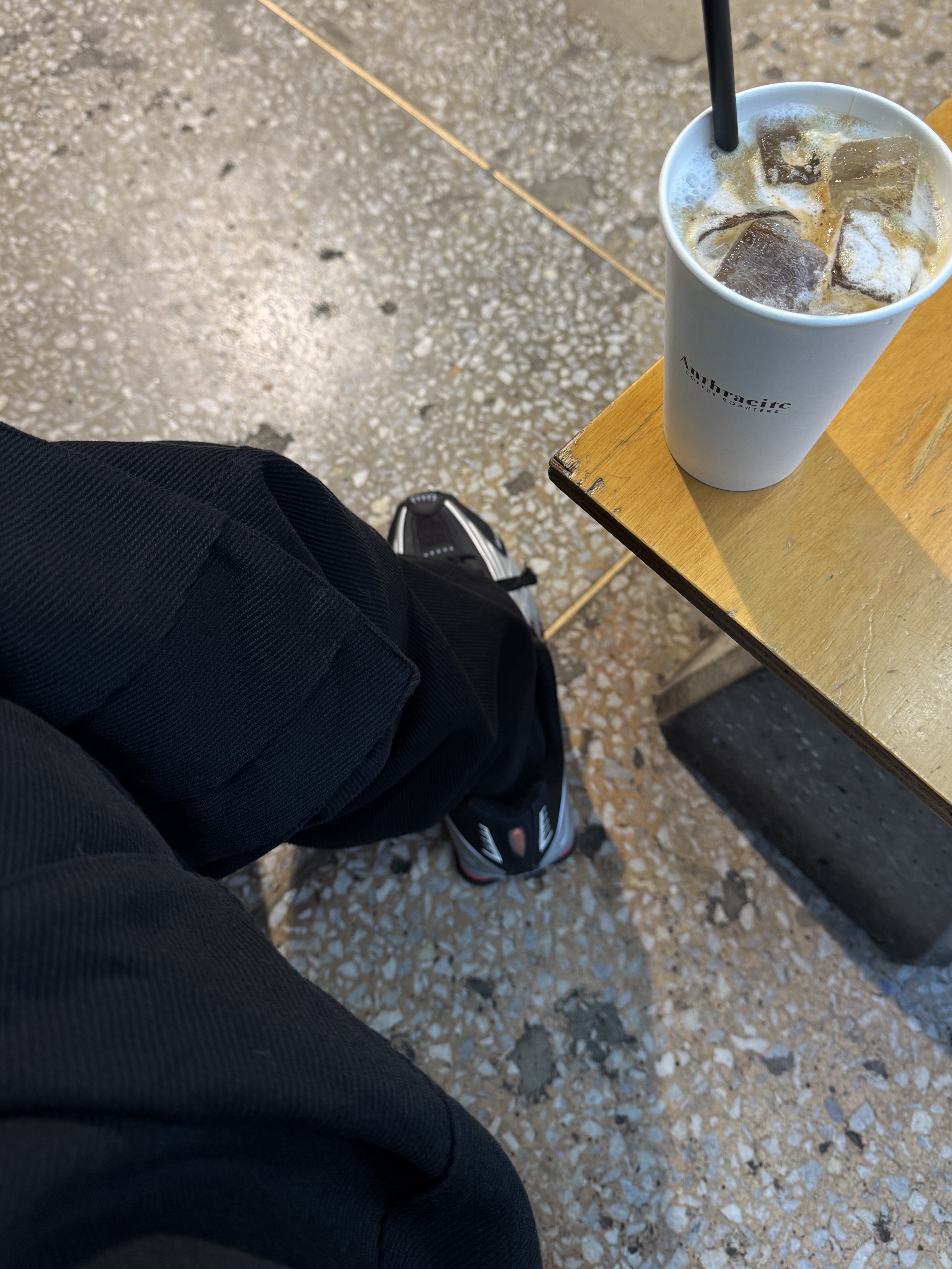 Undermycar Ababell Multi Flap Oversized Bomber Balsam Green - 22SS, Nike Shox R4 Black and Metallic Silver 착용 스타일 - 5