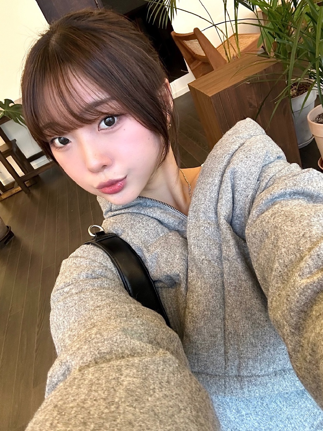 Siyazu SIOT4010 Woolen Duckdown Crop PD Melange gray 착용 스타일 - 2