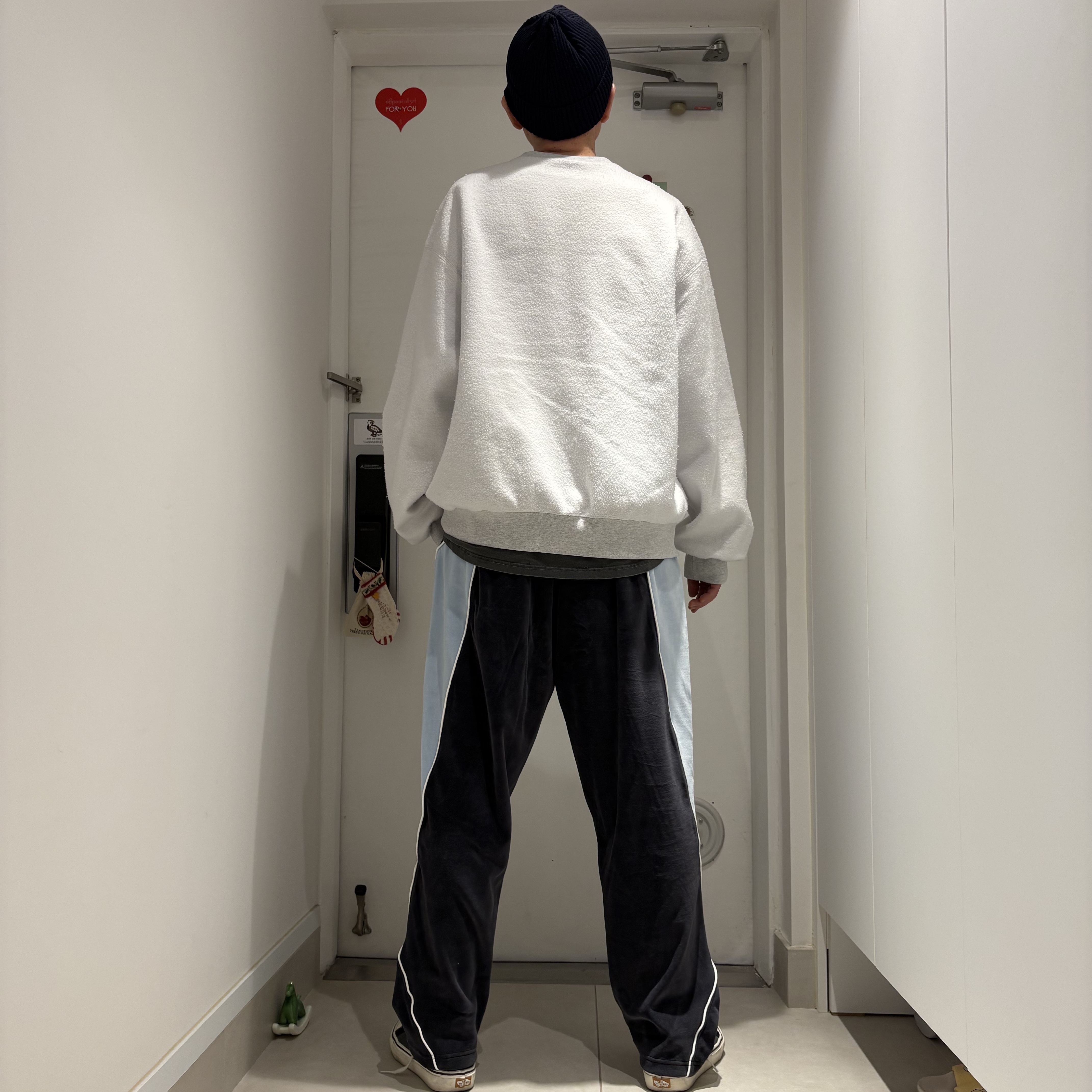 Palace x Needles Track Jogger Black - 24FW, Supreme Inside Out Crewneck Ash Grey - 23FW 착용 스타일 - 2