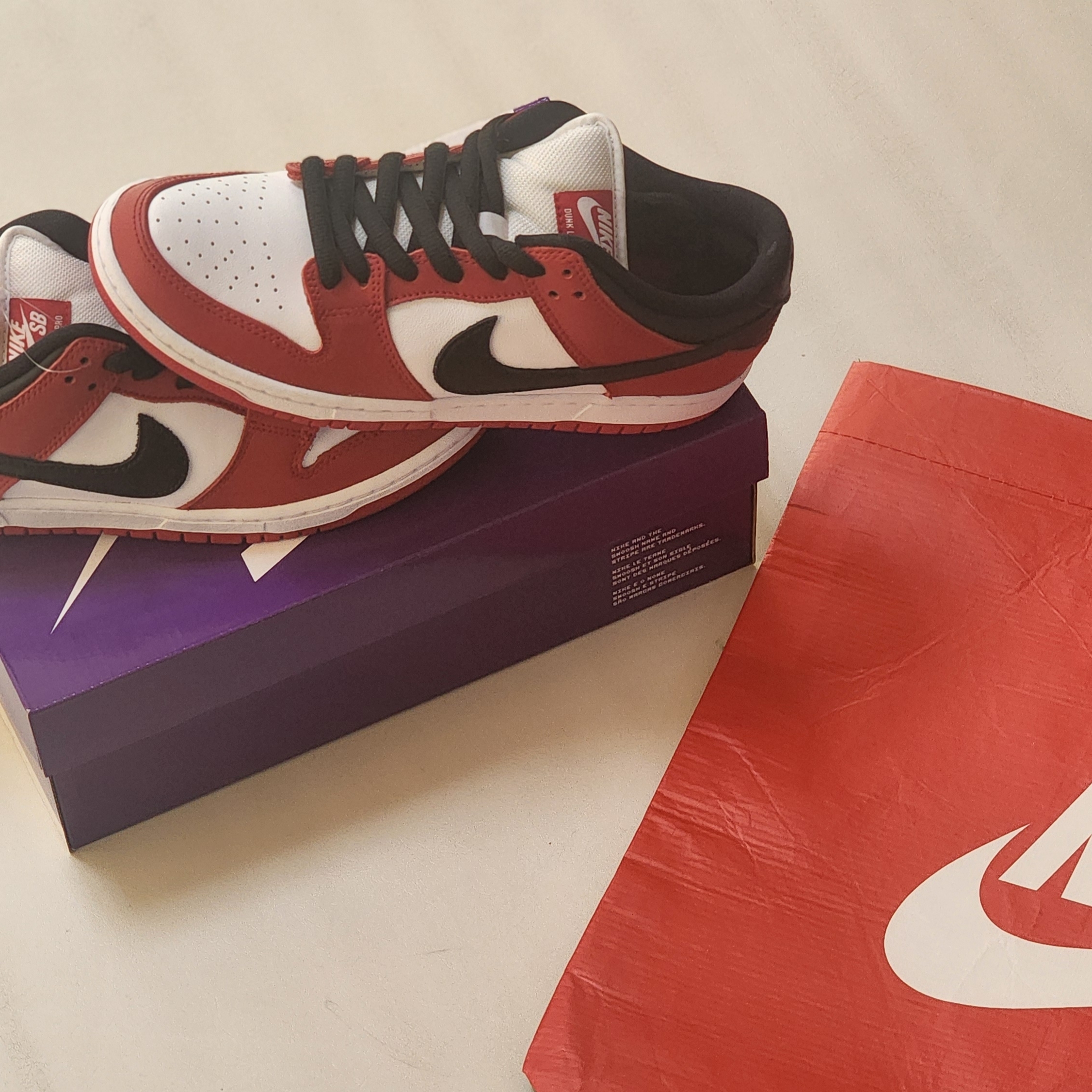 Nike SB Dunk Low Pro Chicago 착용 스타일 - 1