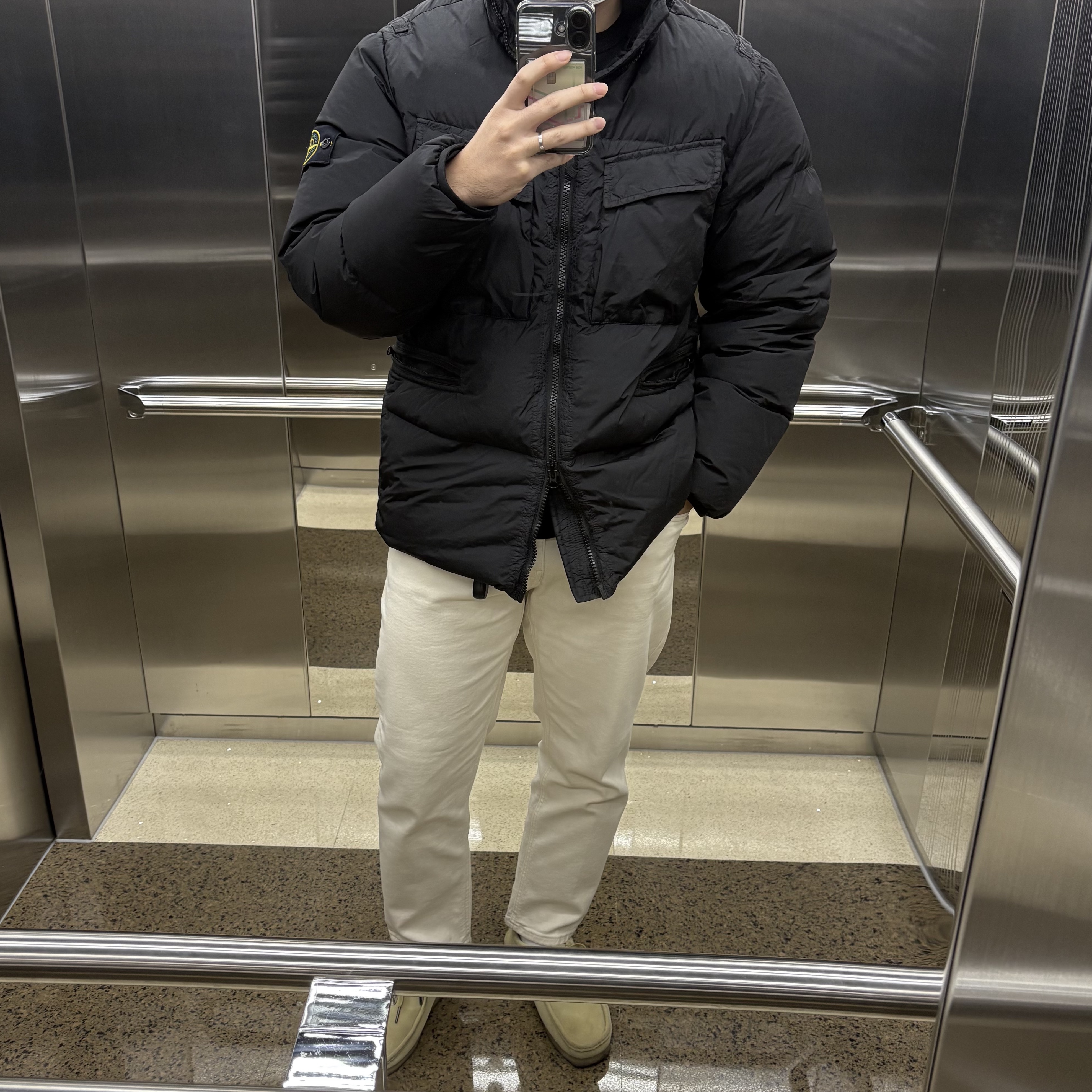 Stone Island 40123 Garment Dyed Crinkle Reps R-NY Down Jacket Black - 22FW, Stone Island 63051 Cotton Fleece Garment Dyed Sweatshirt Black - 24FW 착용 스타일