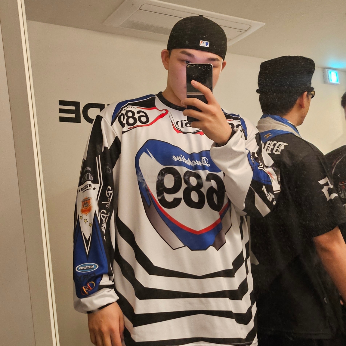 [KREAM 단독] RTS X DUCKDIVE X I'AM HULK Supercurve Jersey Long Sleeve White 착용 스타일