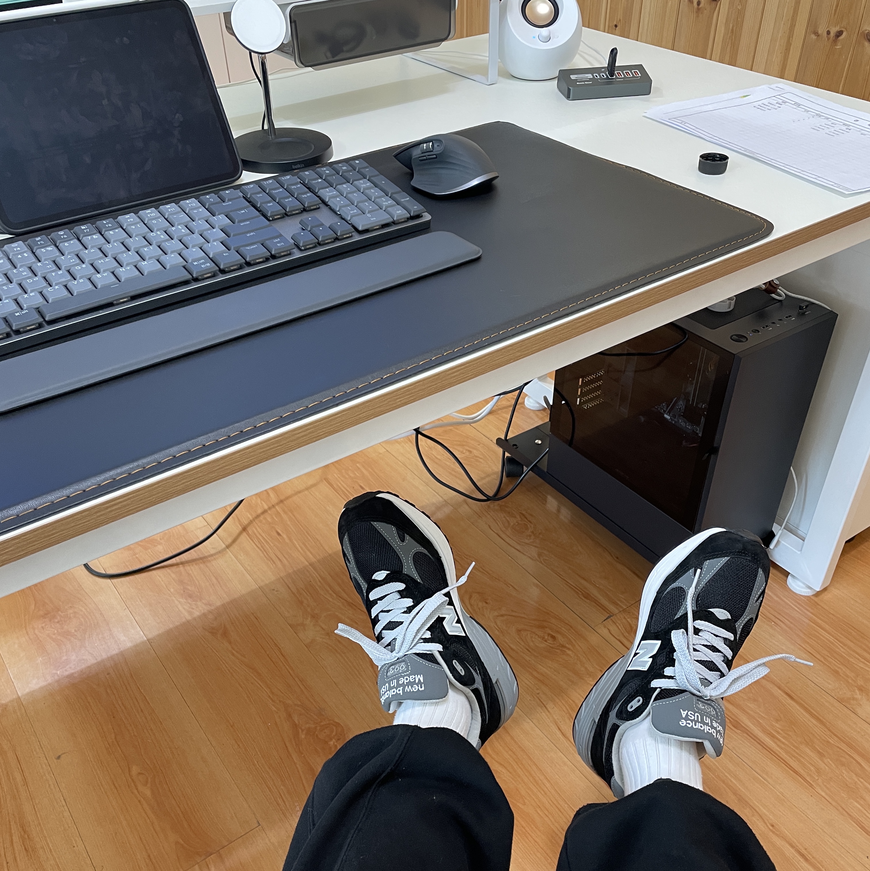 New Balance 993 Made in USA Black - D Standard, New Balance 990v6 Made in USA Black White 착용 스타일 - 2