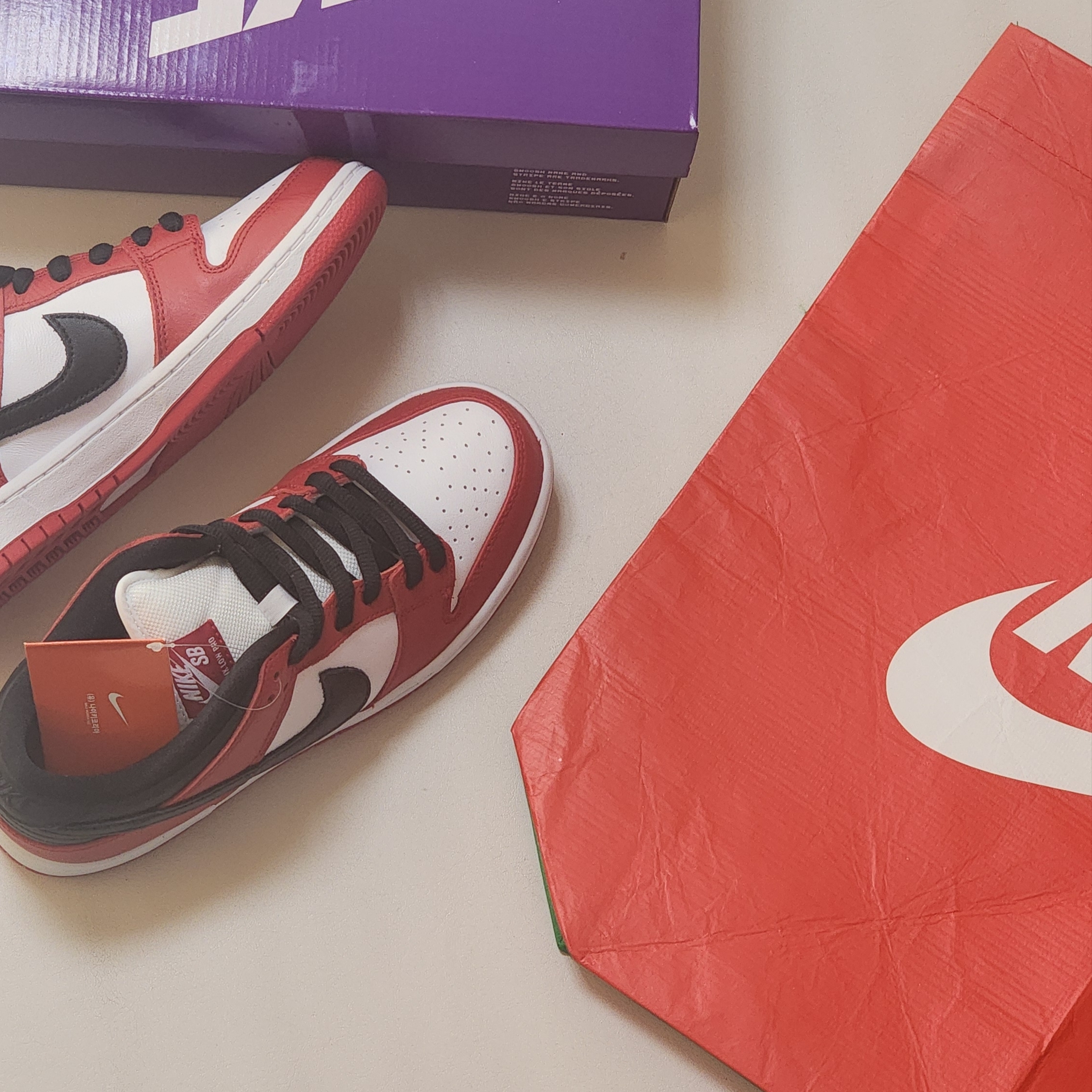 Nike SB Dunk Low Pro Chicago 착용 스타일 - 5
