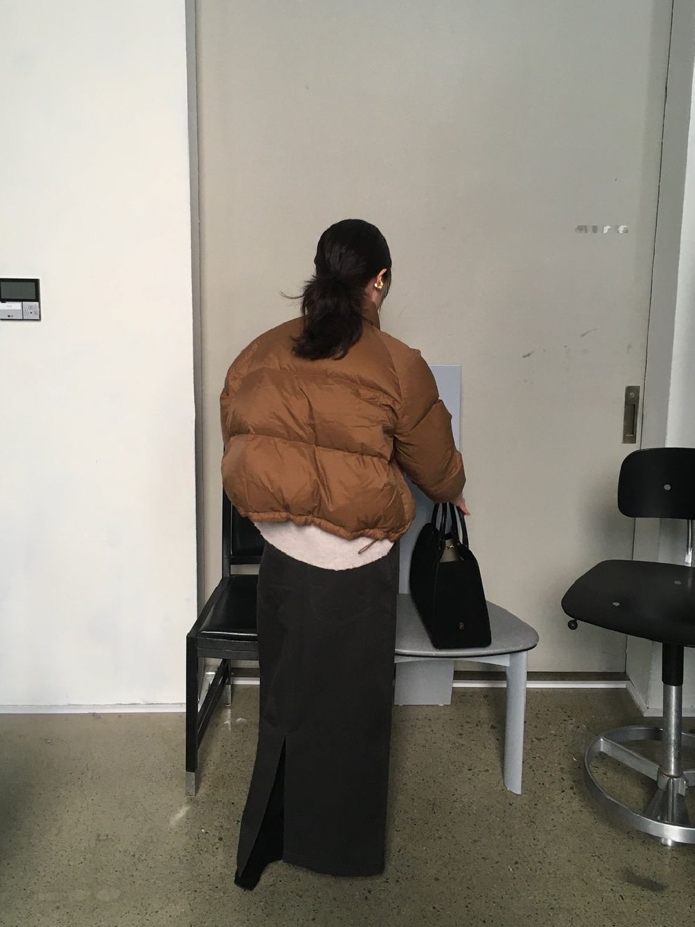 Siyazu SIOT4010 Duckdown Crop PD Khaki Brown 착용 스타일 - 2