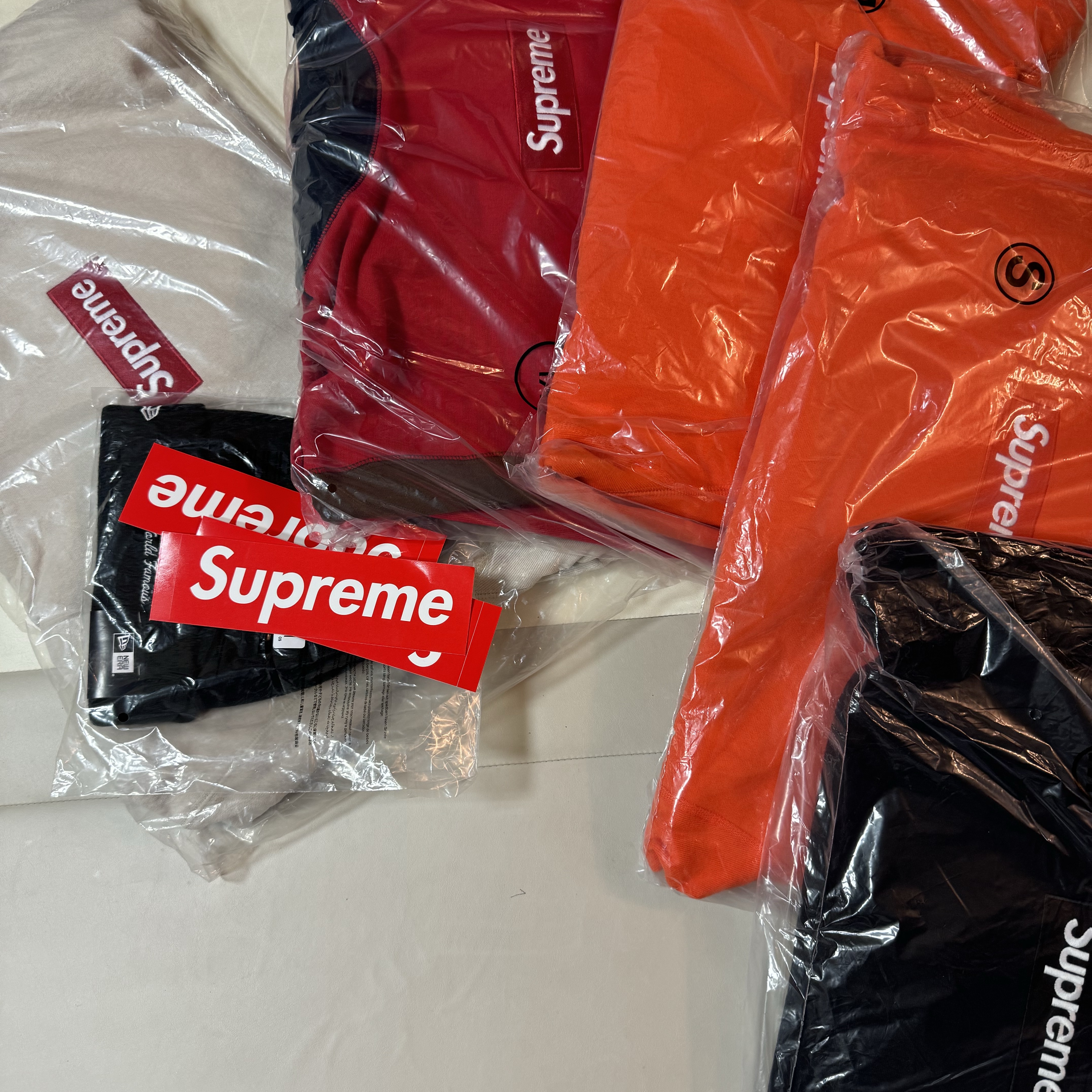 Supreme Box Logo Hooded Sweatshirt Stone - 24FW 착용 스타일