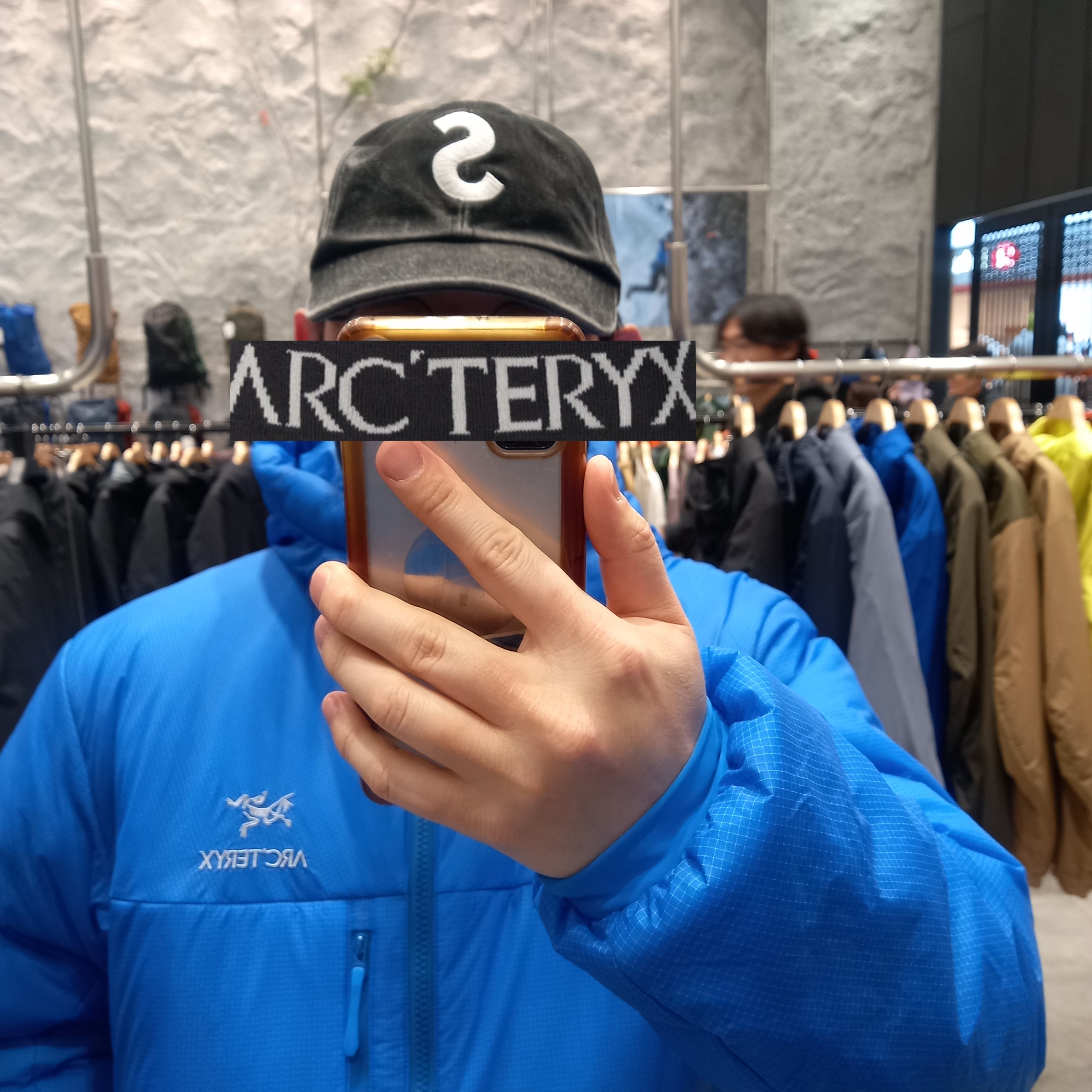 Supreme Pigment S Logo 6-Panel Black - 24FW, Nike x Stussy NRG Washed Fleece Crewneck Black (DO5310-010) 착용 스타일 - 2