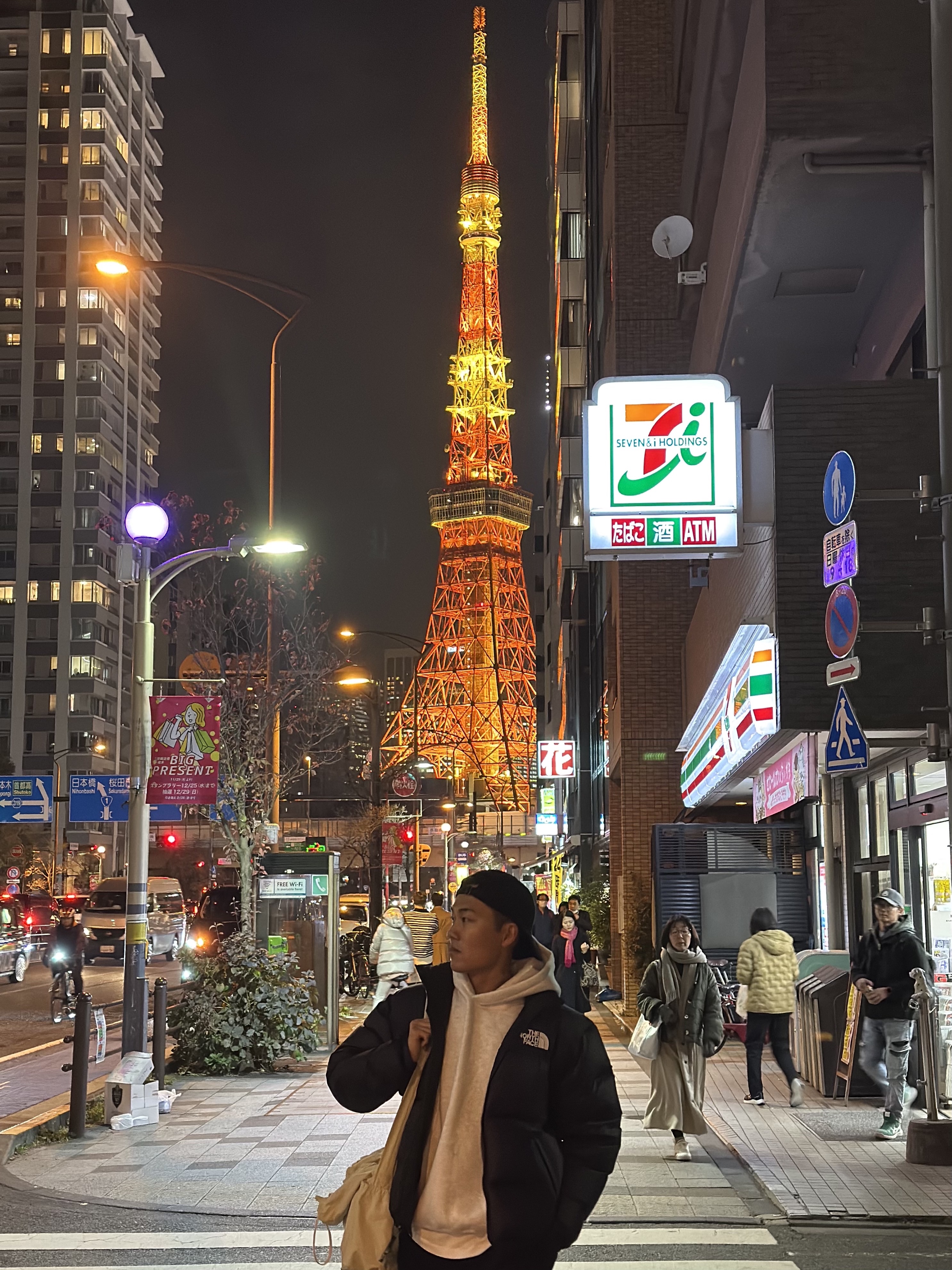 IAB Studio Hoodie Light Gray, The North Face 1996 Eco Nuptse Jacket Black 착용 스타일 - 4