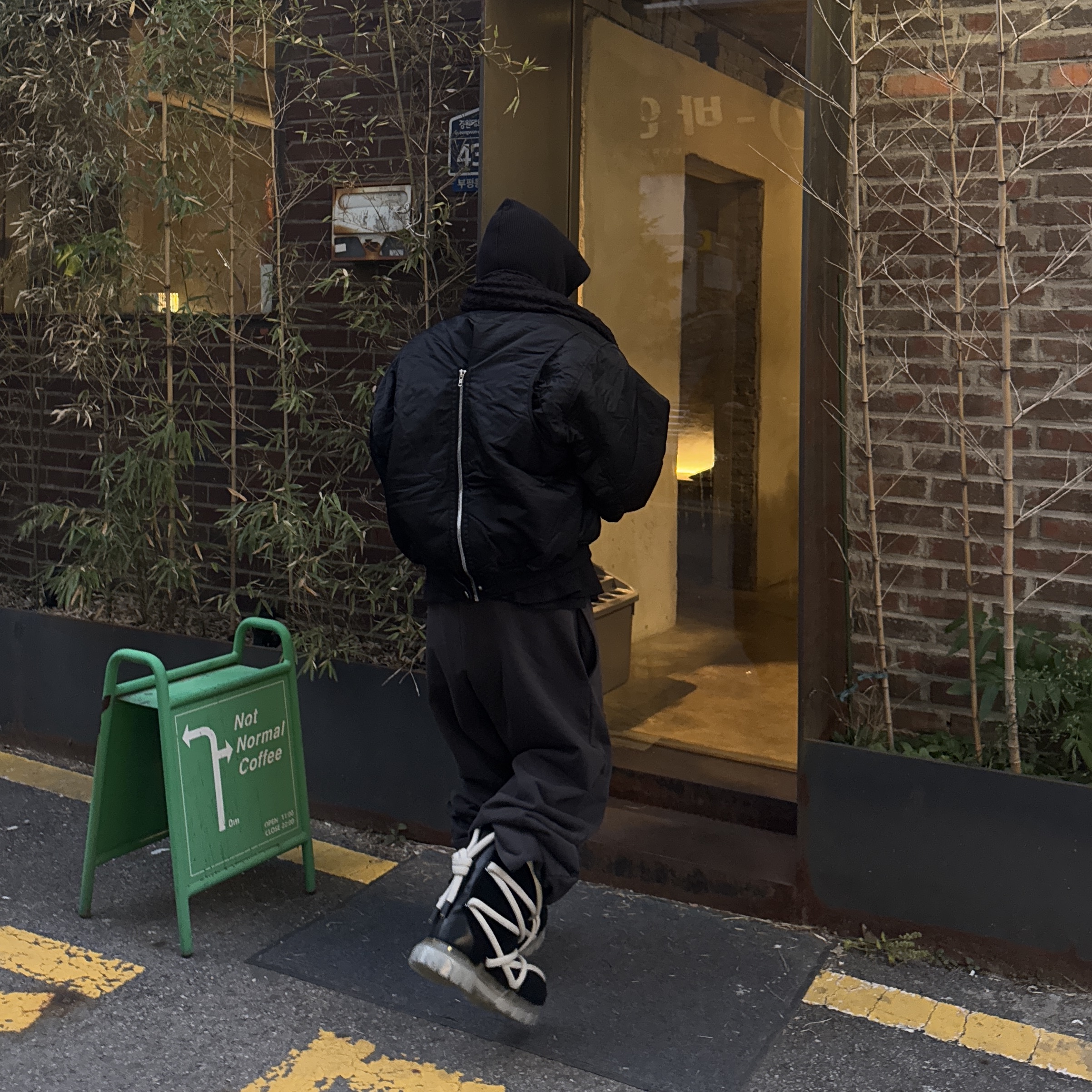 Rick Owens Lamb Shearling Real Fur Luxor Lunar Tractor Boots Black Clear 착용 스타일