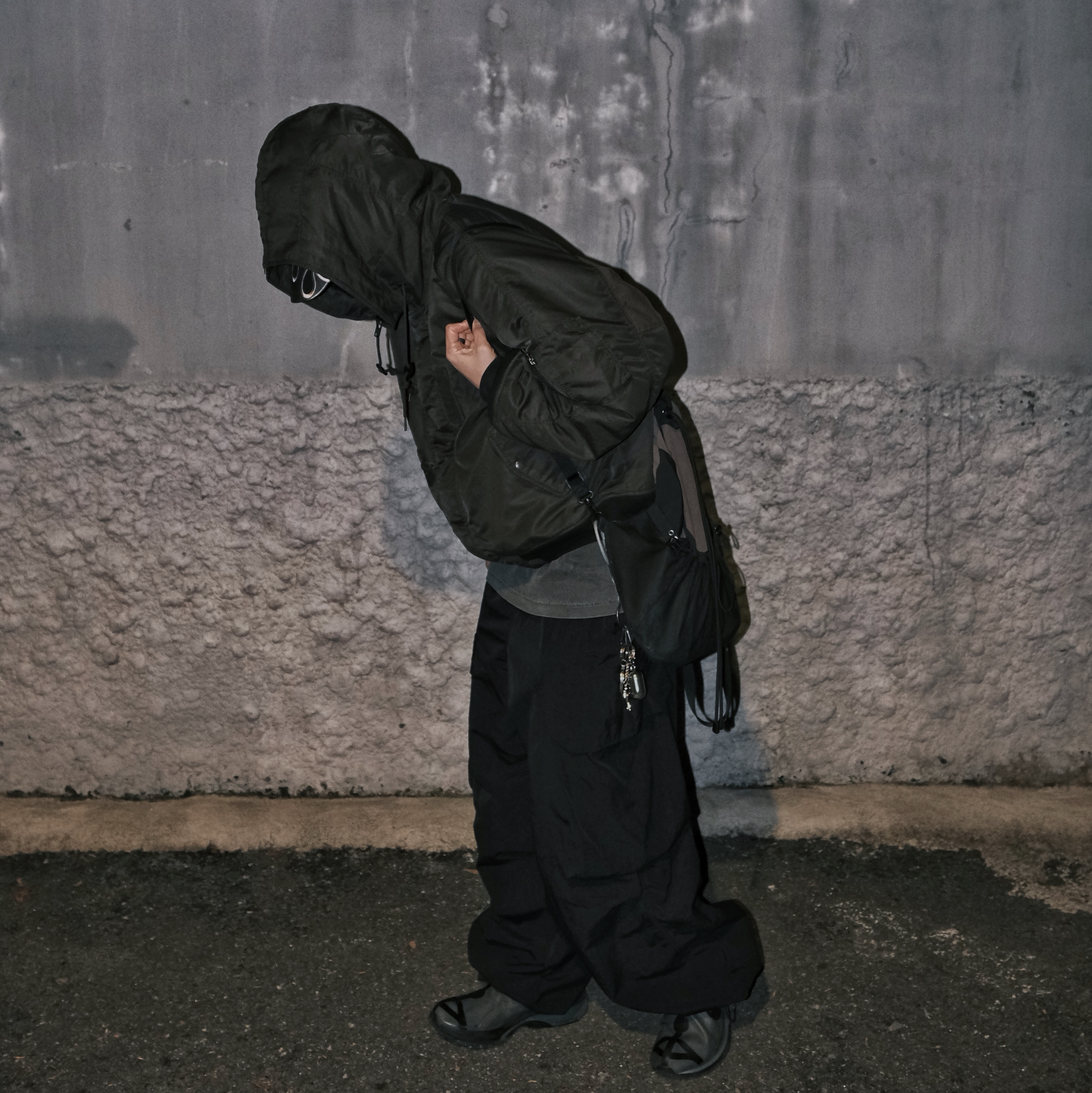 Yeezy Gap Engineered By Balenciaga Flame Cap Black, Asics x Vivienne Westwood Gel-Kayano 27 LTX Black 착용 스타일 - 3