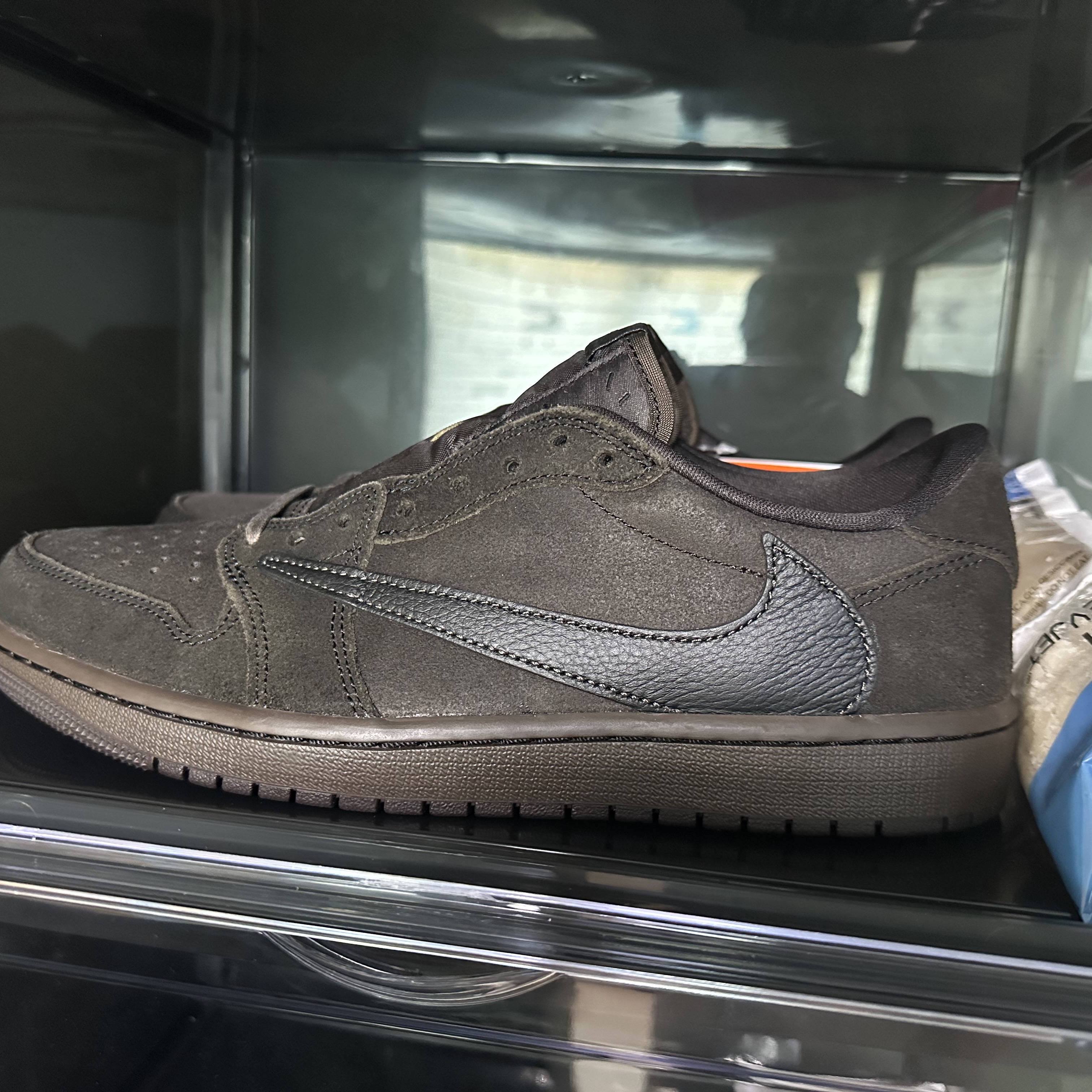 Jordan 1 x Travis Scott Retro Low OG SP Velvet Brown and Dark Mocha 착용 스타일