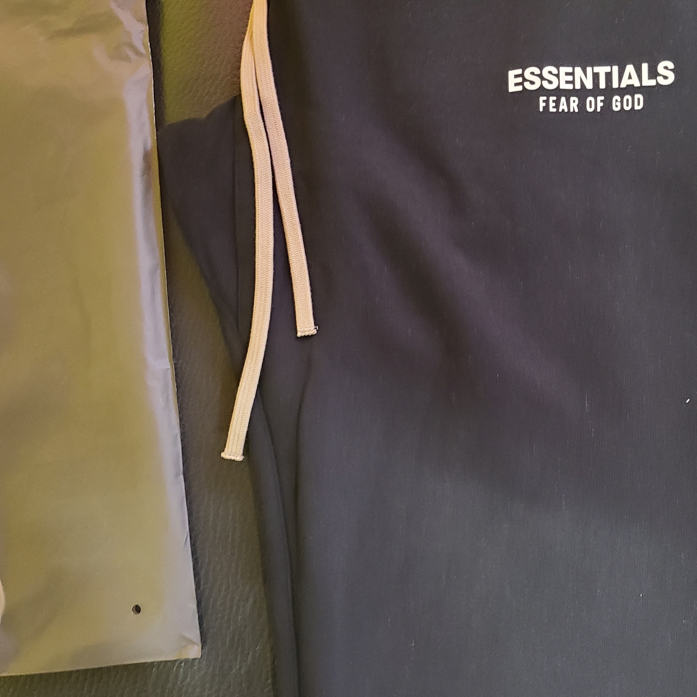 Essentials Fleece Essential Sweatpant Black - 24FW 착용 스타일