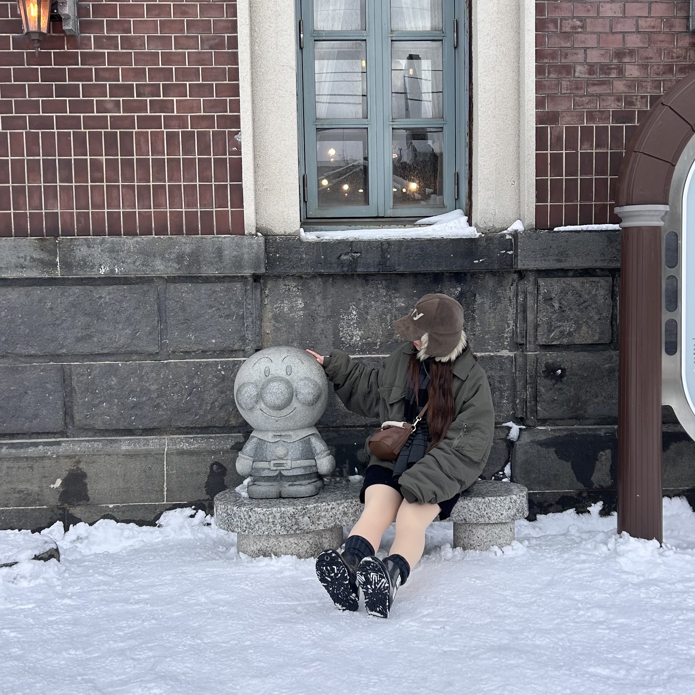 Open Yy Faux Fur Corduroy Earflap Cap Khaki, (W) UGG Classic Clear Mini Boots Black 착용 스타일 - 2