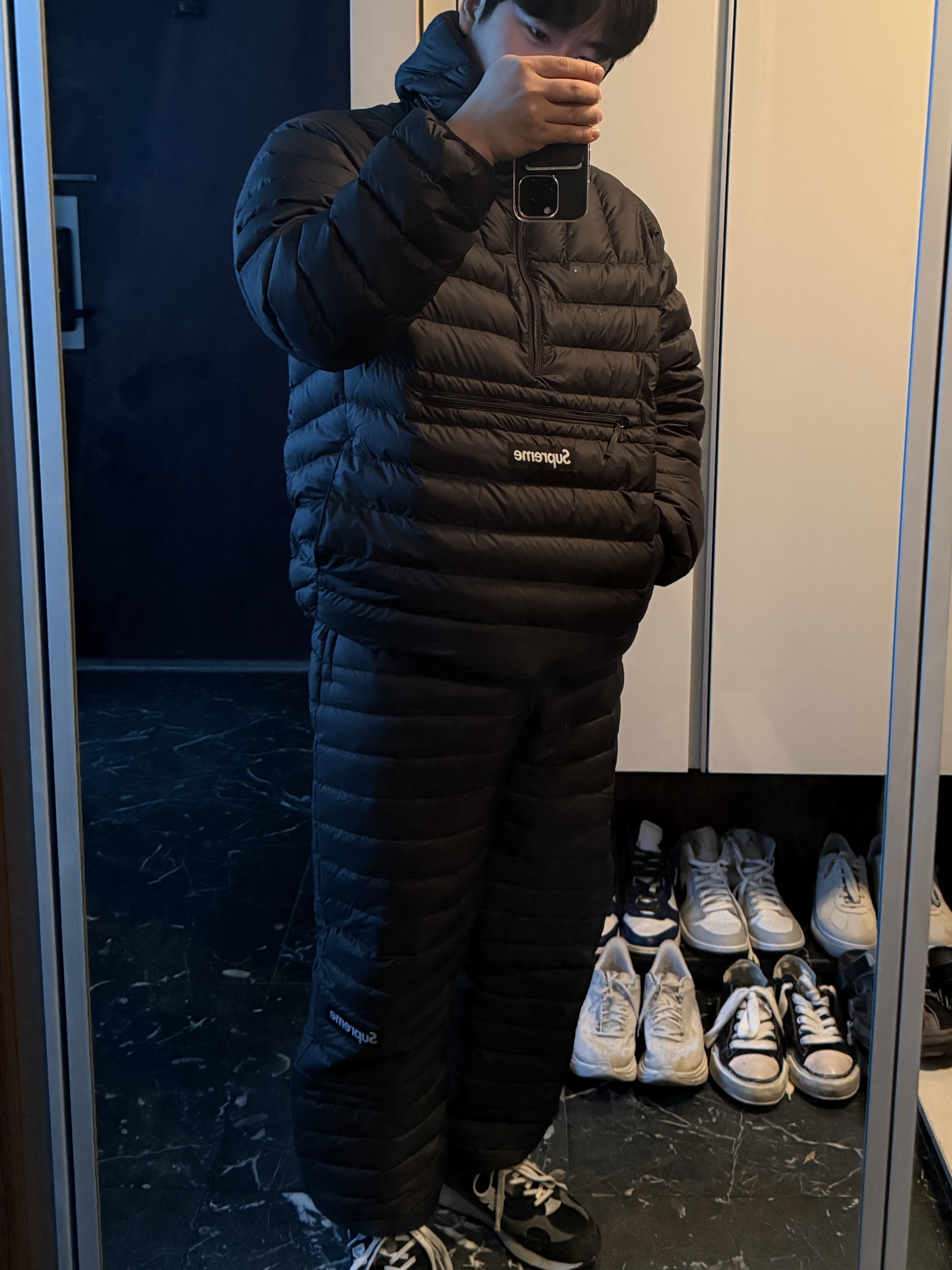 Supreme Micro Down Half Zip Hooded Pullover Black - 24FW, Supreme Micro Down Pant Black - 24FW 착용 스타일