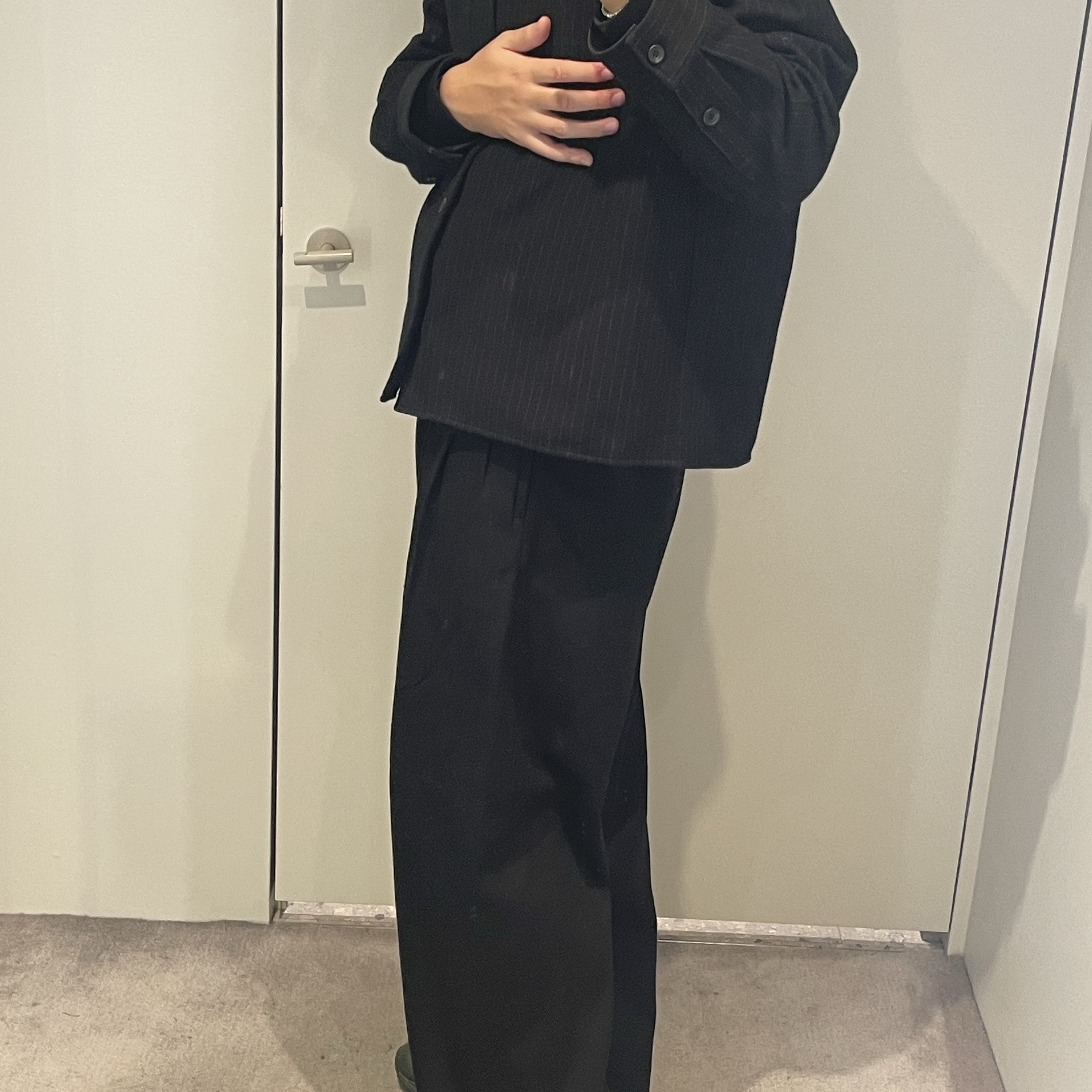 COS Pleated Cotton Wide Leg Trousers Black, Salomon XT-6 FT Vintage Khaki 착용 스타일