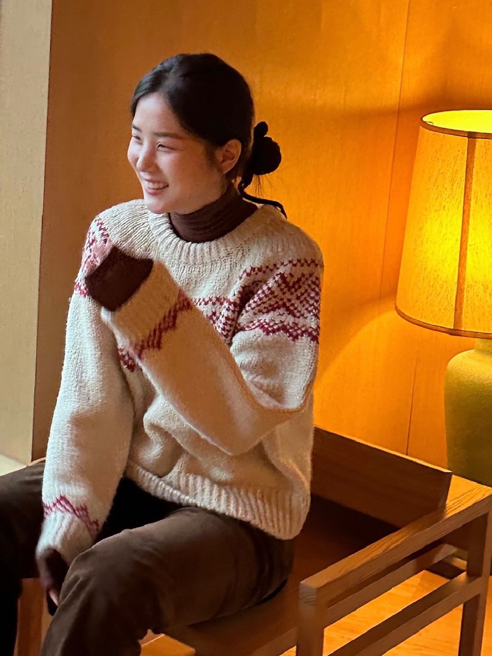 Siyazu SIKN2103 Loose Fit Alpaca Nordic Sweater Red 착용 스타일 - 1