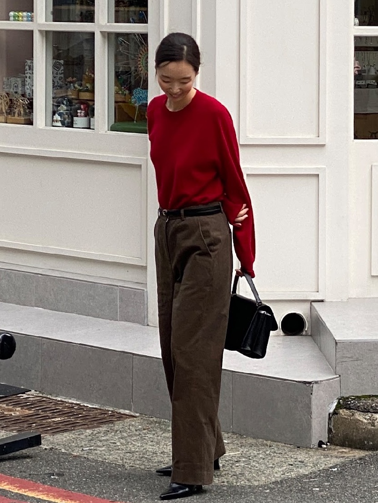 Siyazu SIKN2128 Cashmere Blend Crewneck Knit Red 착용 스타일 - 2
