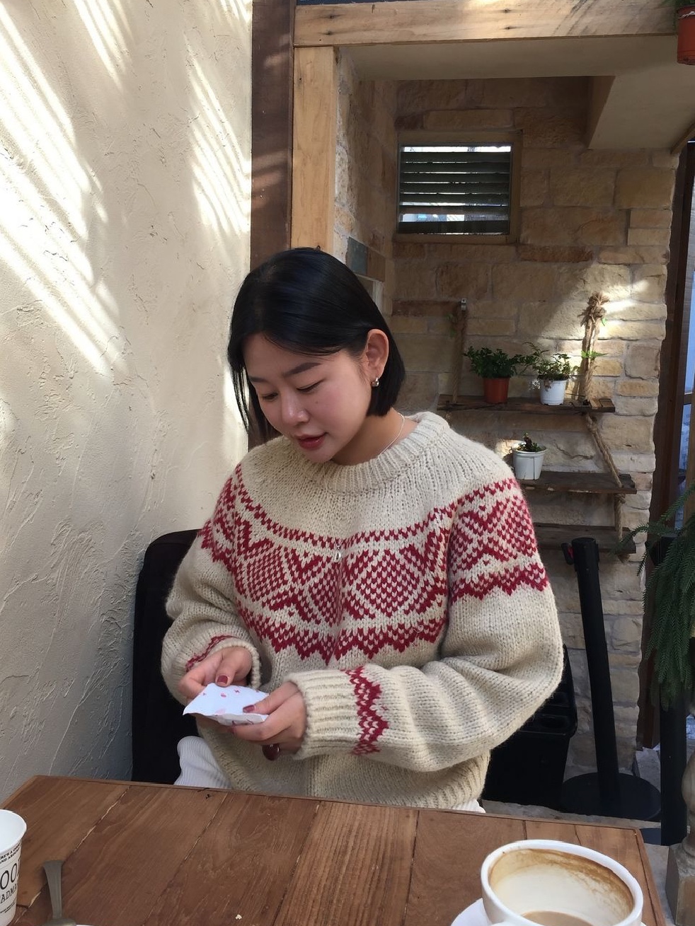 Siyazu SIKN2103 Loose Fit Alpaca Nordic Sweater Red 착용 스타일 - 1