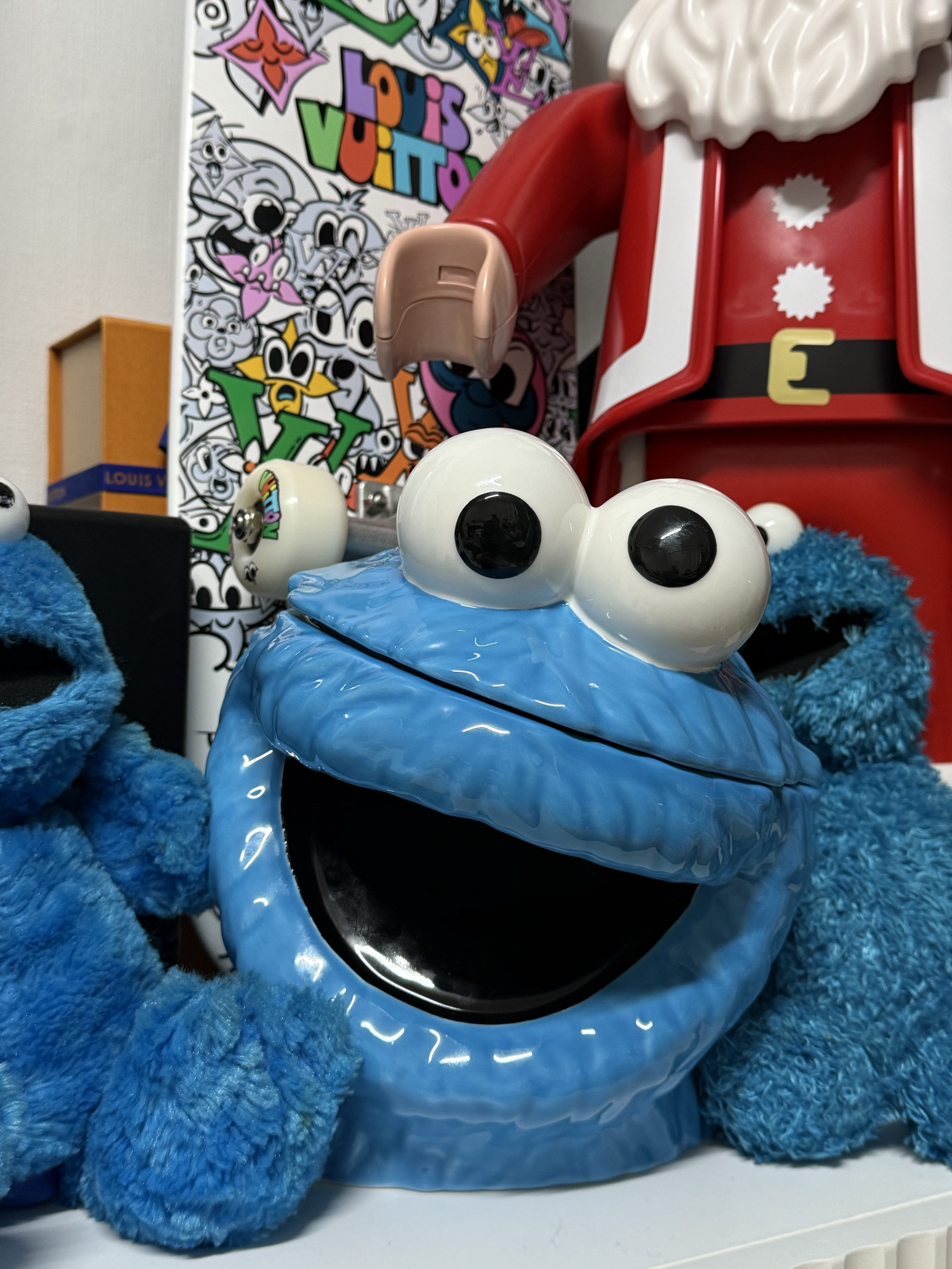Kith x Sesame Street Cookie Monster Cookie Jar Chicory 착용 스타일 - 4