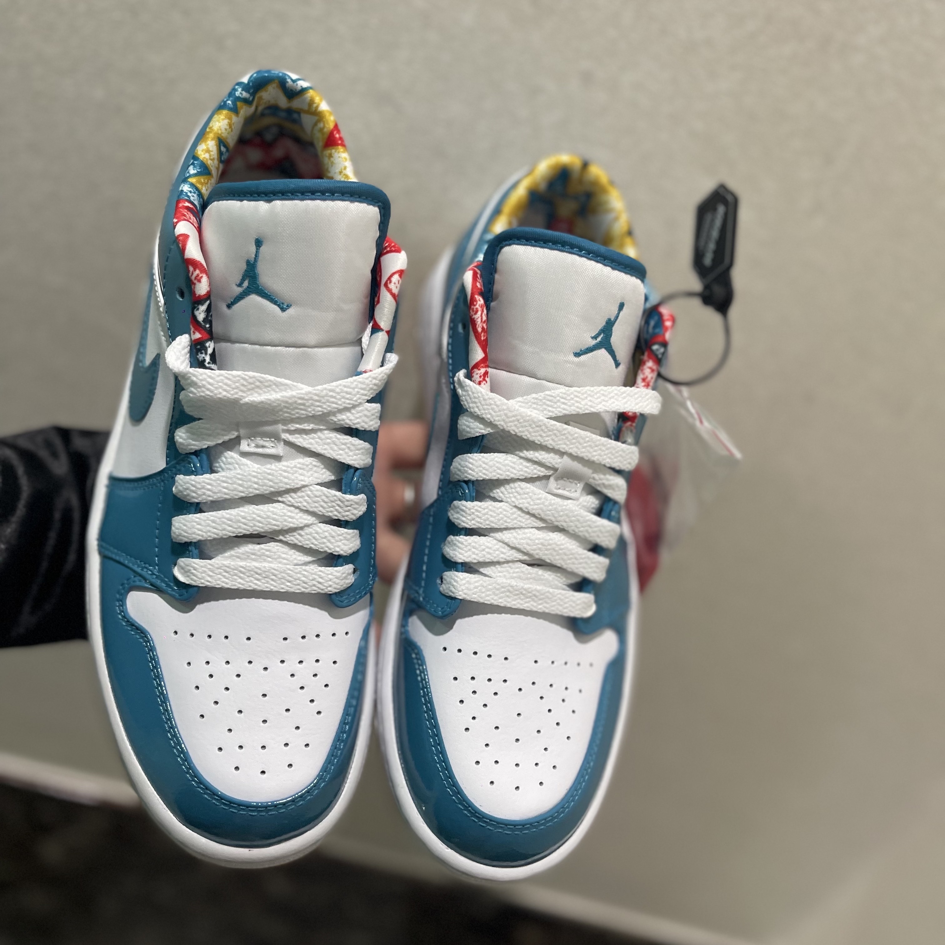 Jordan 1 Low SE Barcelona 착용 스타일 - 2