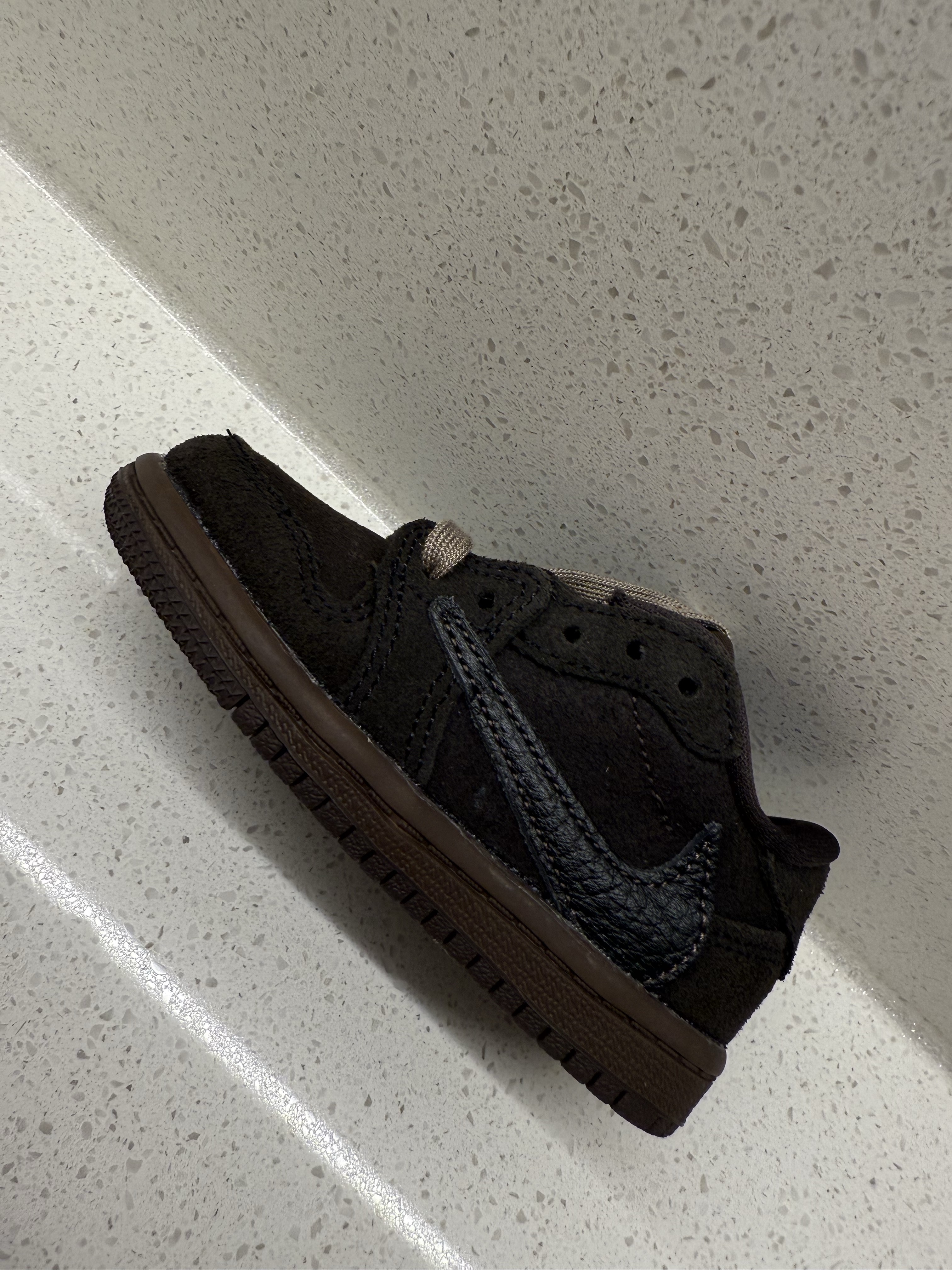 (TD) Jordan 1 x Travis Scott Retro Low OG SP Velvet Brown and Dark Mocha 착용 스타일