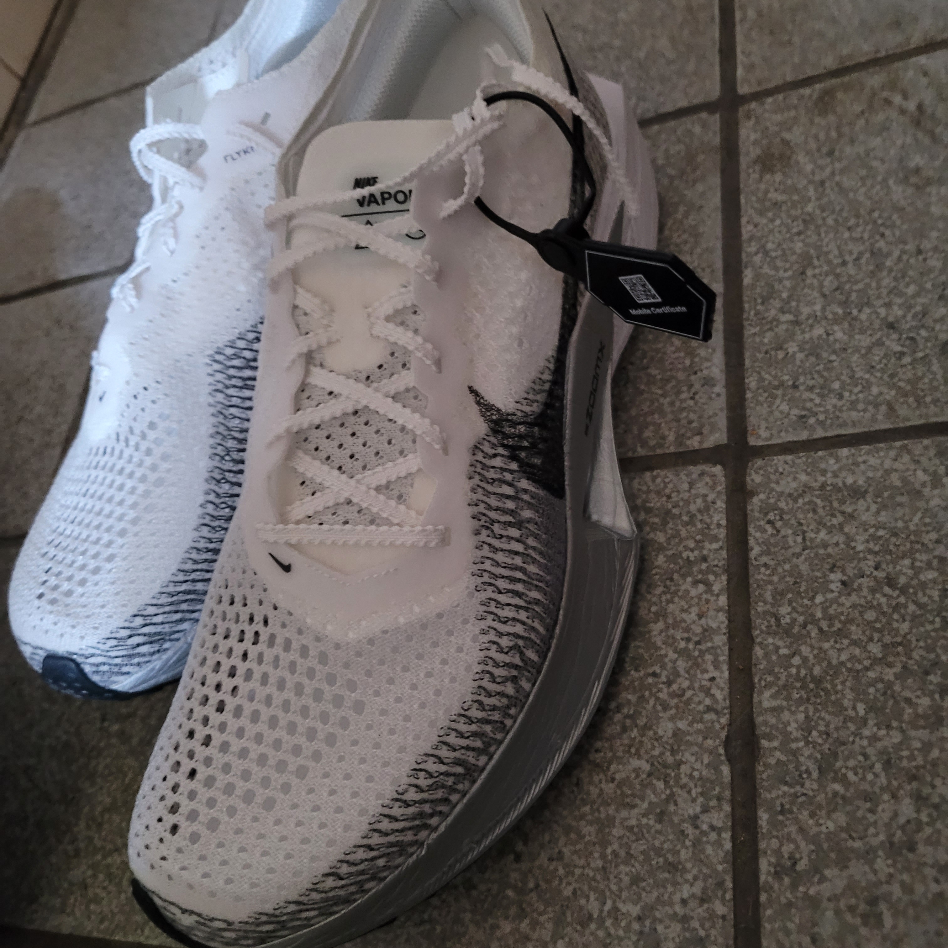 Nike ZoomX Vaporfly Next% 3 White Grey 착용 스타일 - 5