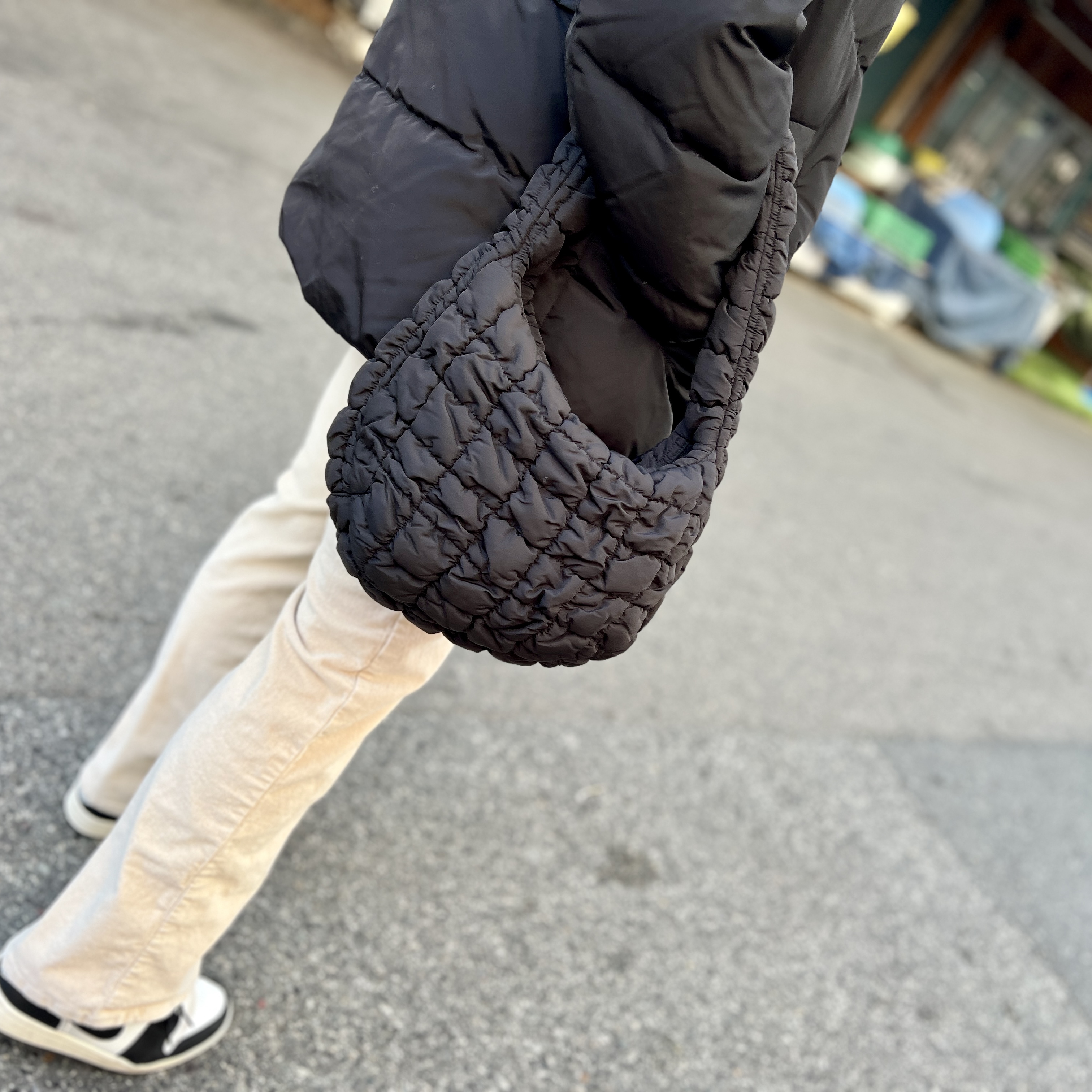 COS Quilted Mini Bag Black 착용 스타일