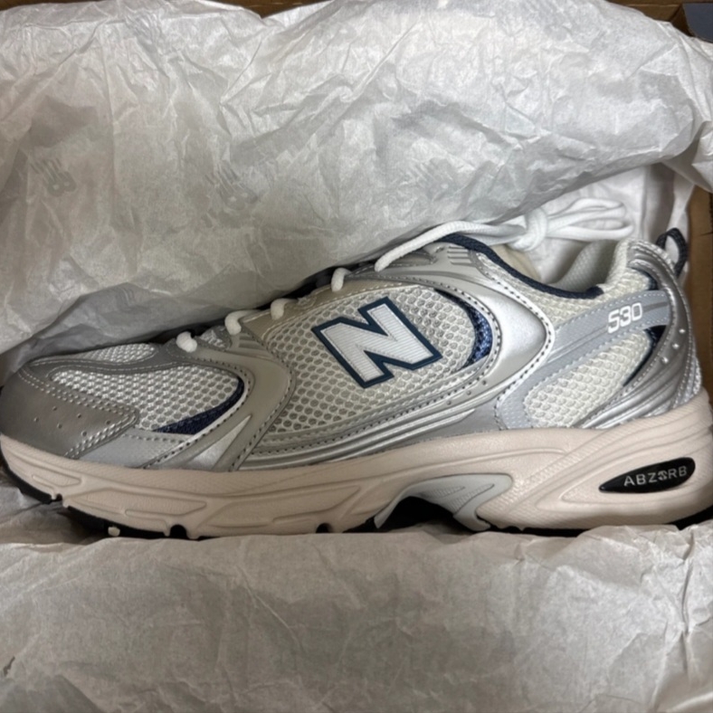 New Balance 530 Steel Grey 착용 스타일
