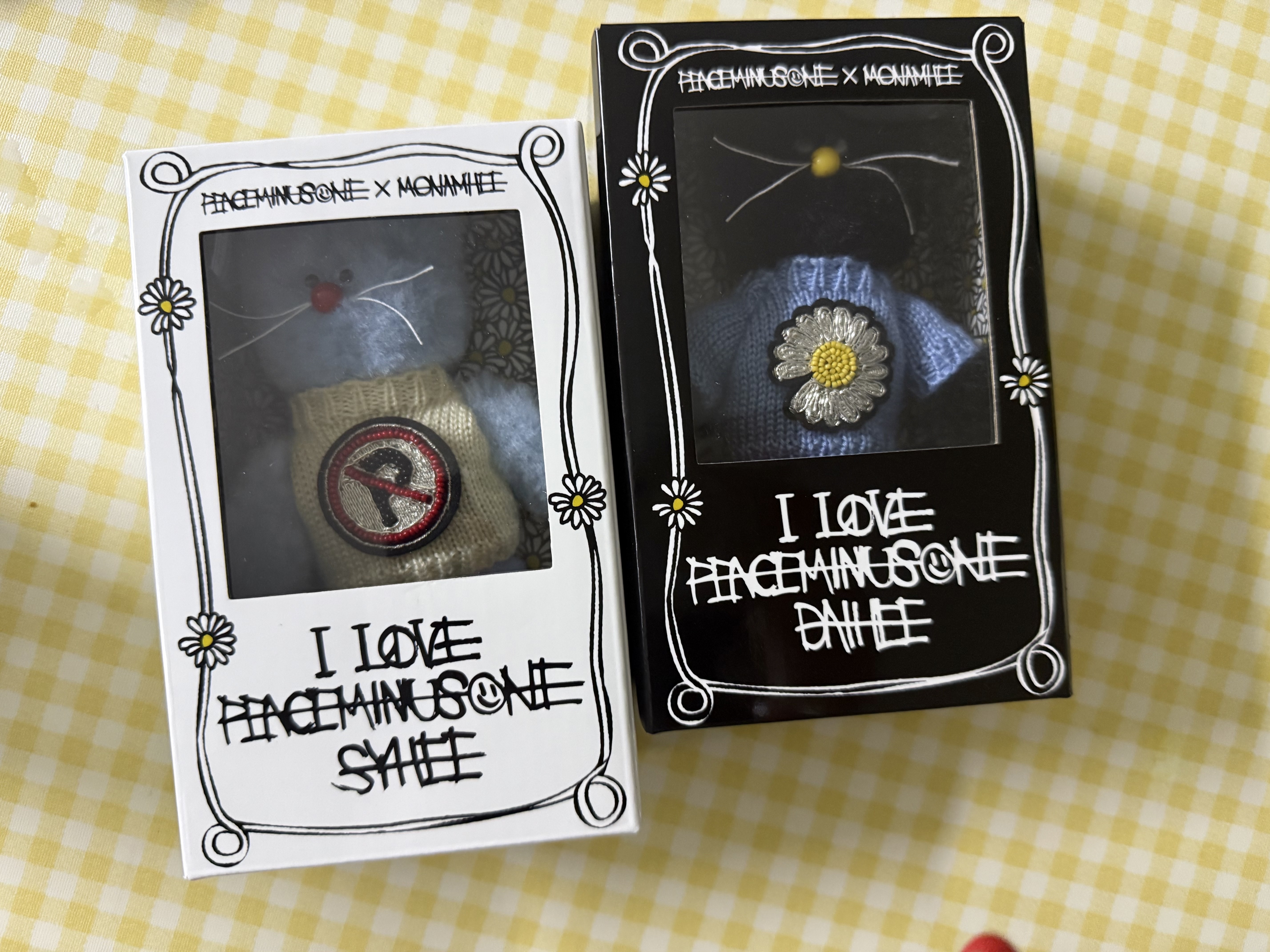 Monamhee x Peaceminusone Daihee Plush Keyring, Monamhee x Peaceminusone Syhee Plush Keyring 착용 스타일