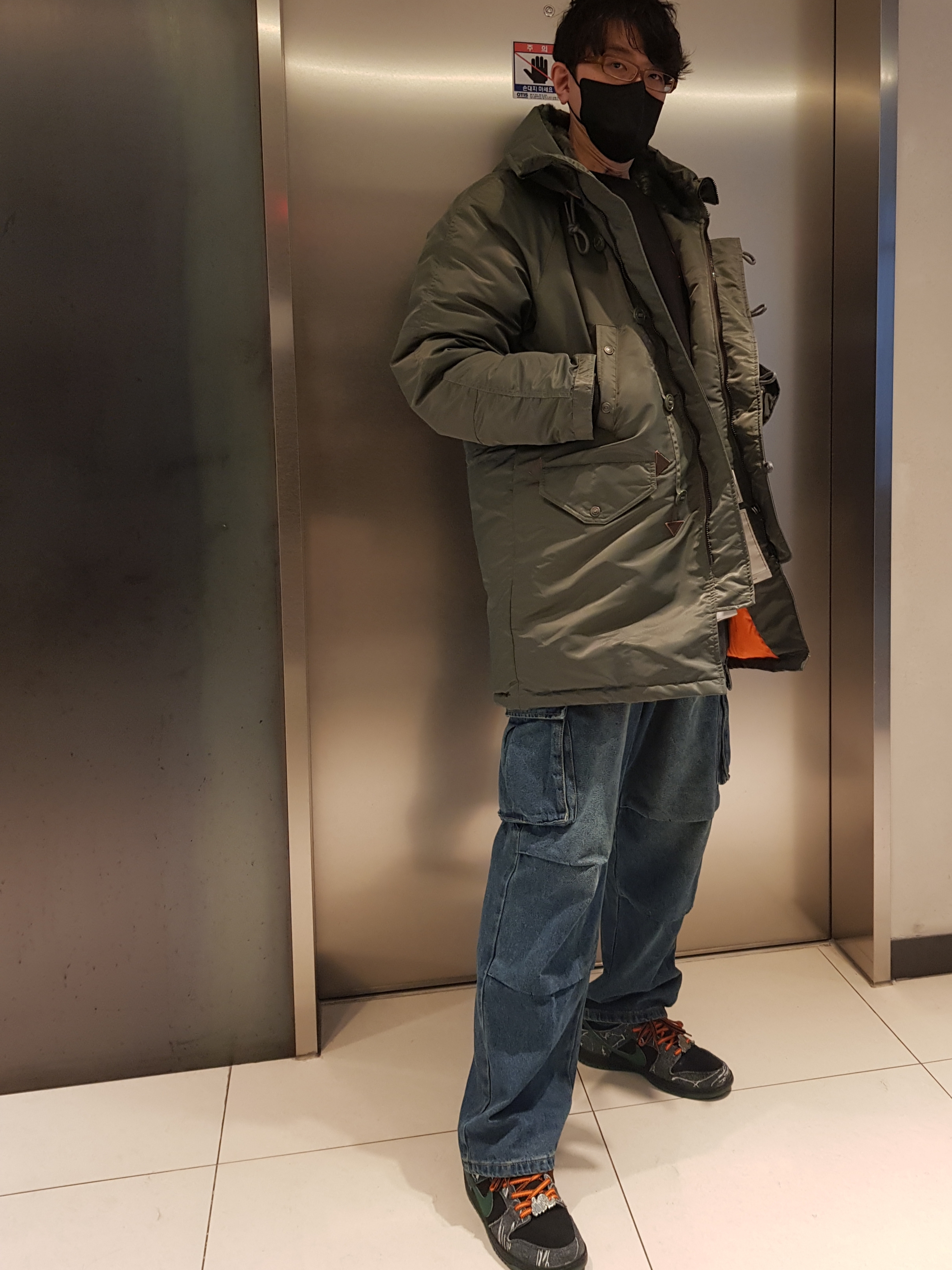 Nike x There SB Dunk Low Pro Anthracite and Gorge Green 착용 스타일