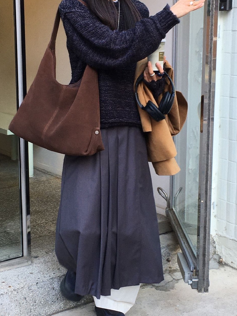 Siyazu SIAC3053 Flow Bag Brown 착용 스타일 - 2